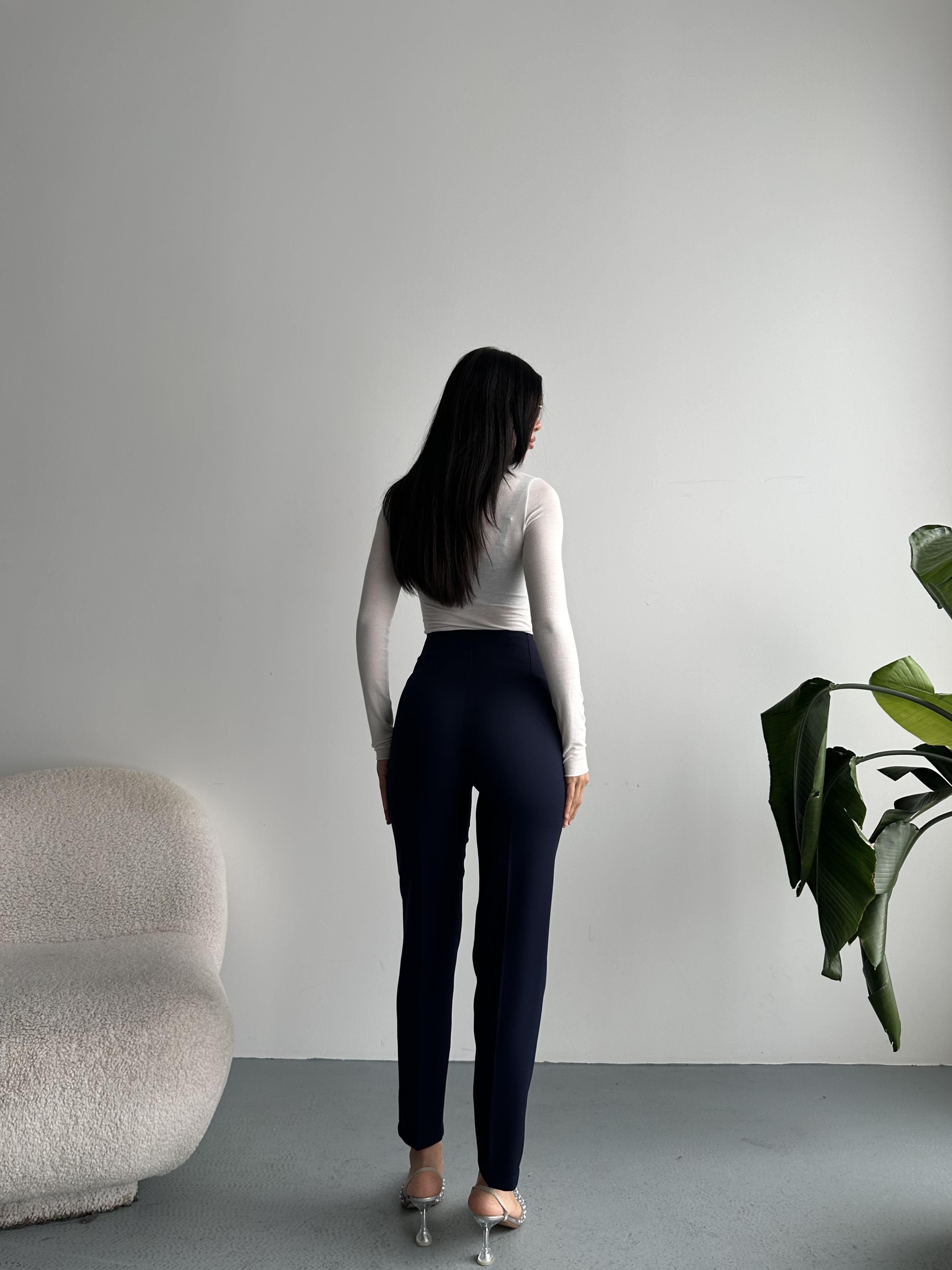 Modern Kesim Yüksek Bel Lacivert Pantolon