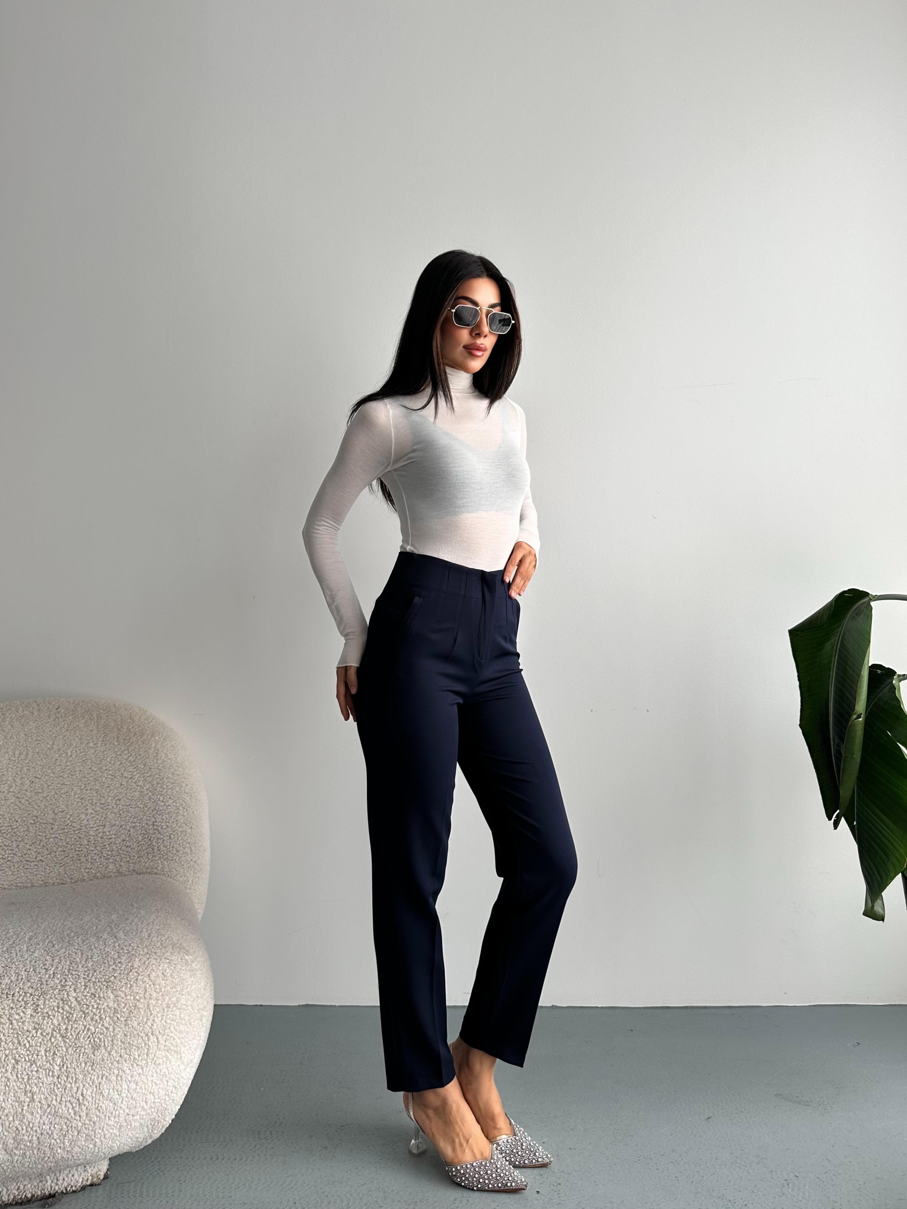 Modern Kesim Yüksek Bel Lacivert Pantolon