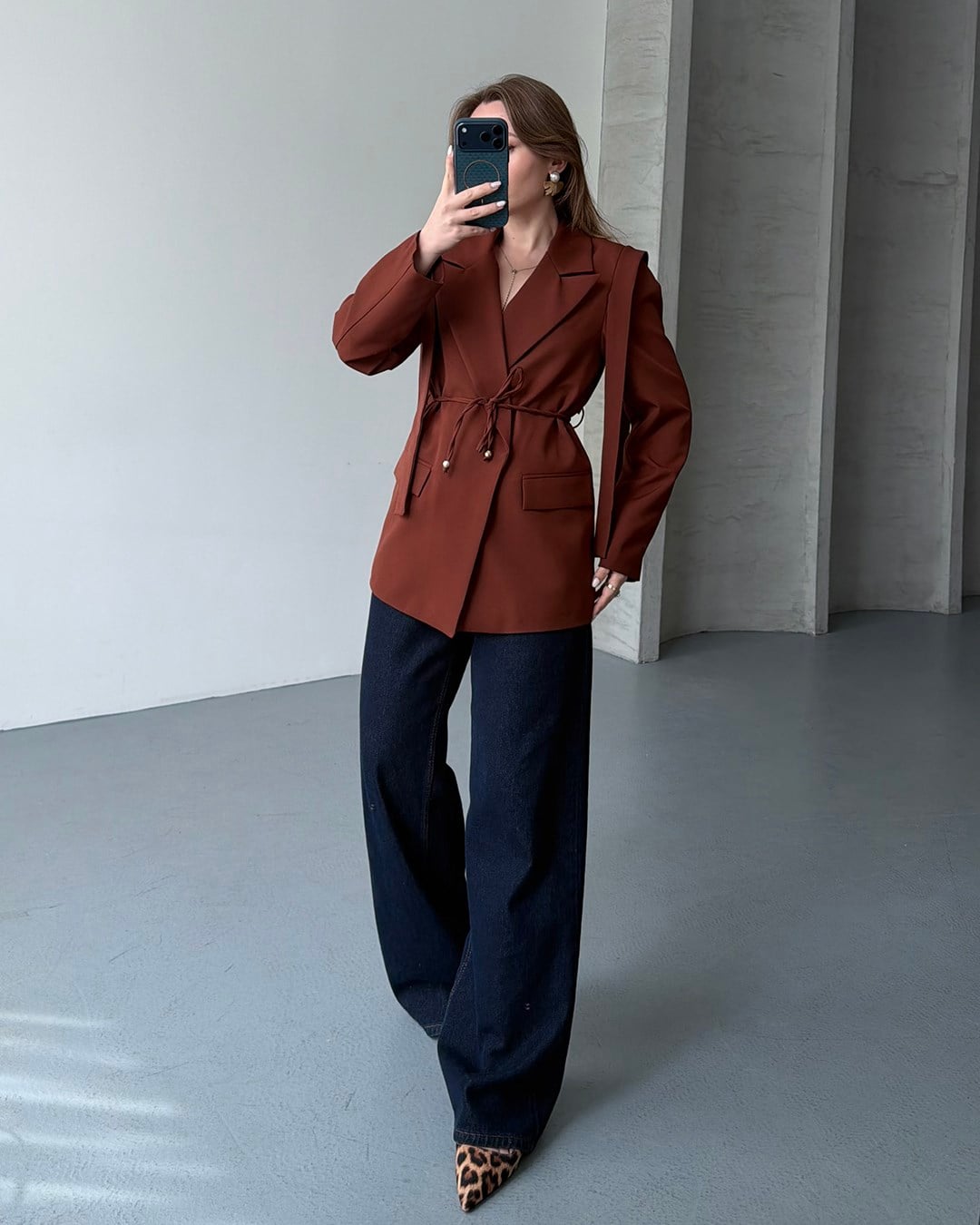 Omuz Detaylı Belden Kuşaklı Kahverengi Blazer Ceket