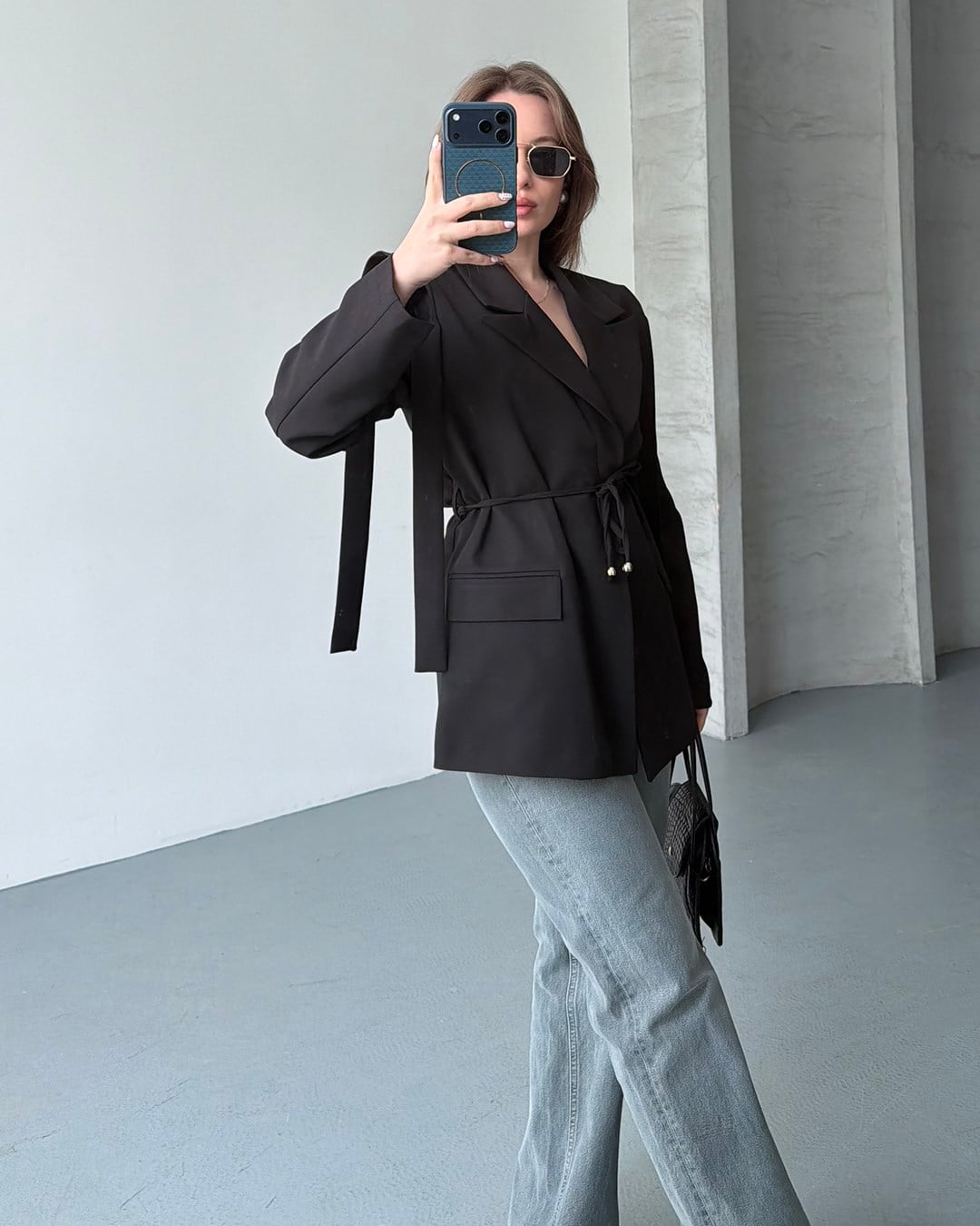 Omuz Detaylı Belden Kuşaklı Siyah Blazer Ceket