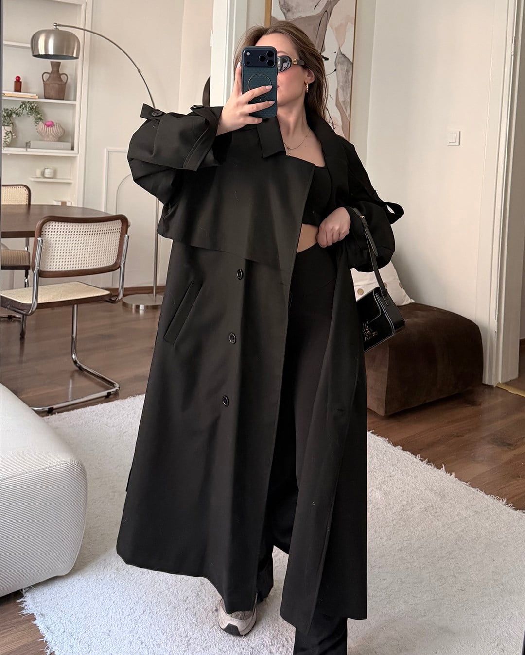 Oversize Kemerli Uzun Siyah Trençkot