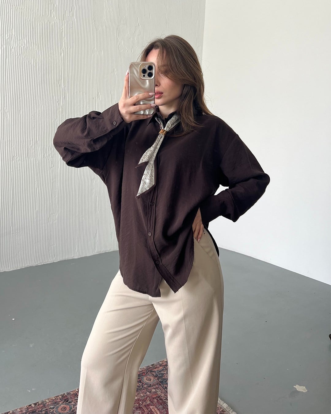 Retro Fularlı Oversize Kahverengi Gömlek