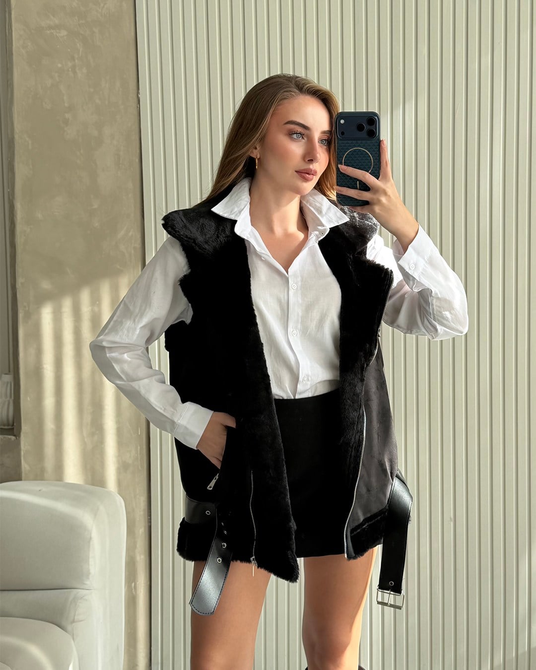 Peluş Astarlı Kemerli Oversize Siyah Süet Yelek