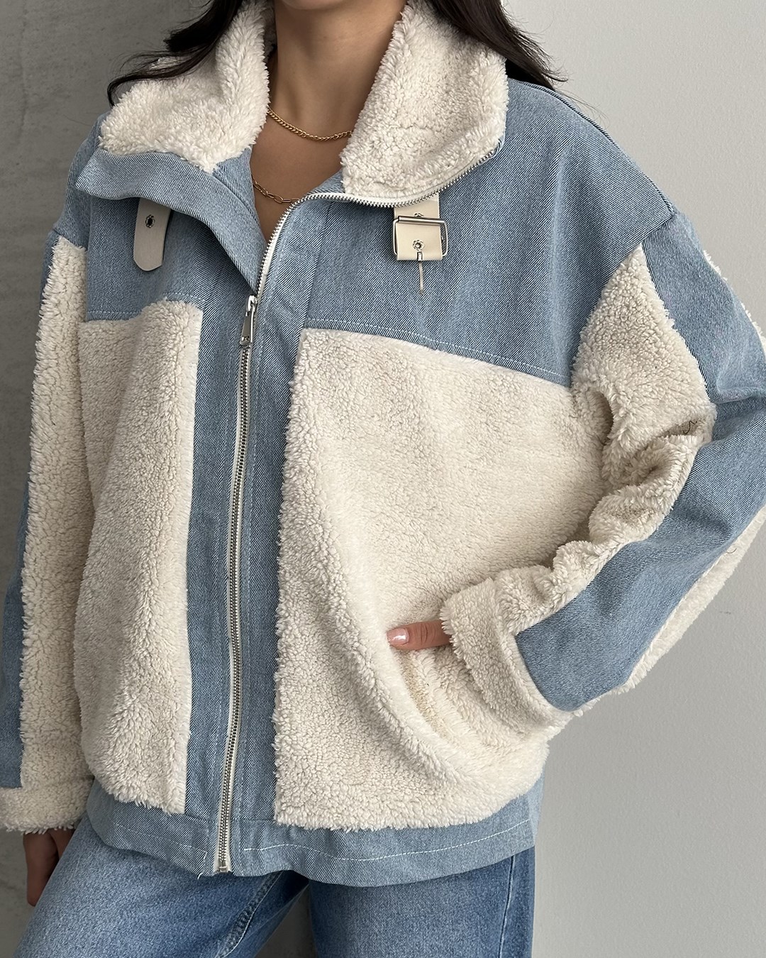 Peluş Detaylı Fermuarlı Kot Ceket