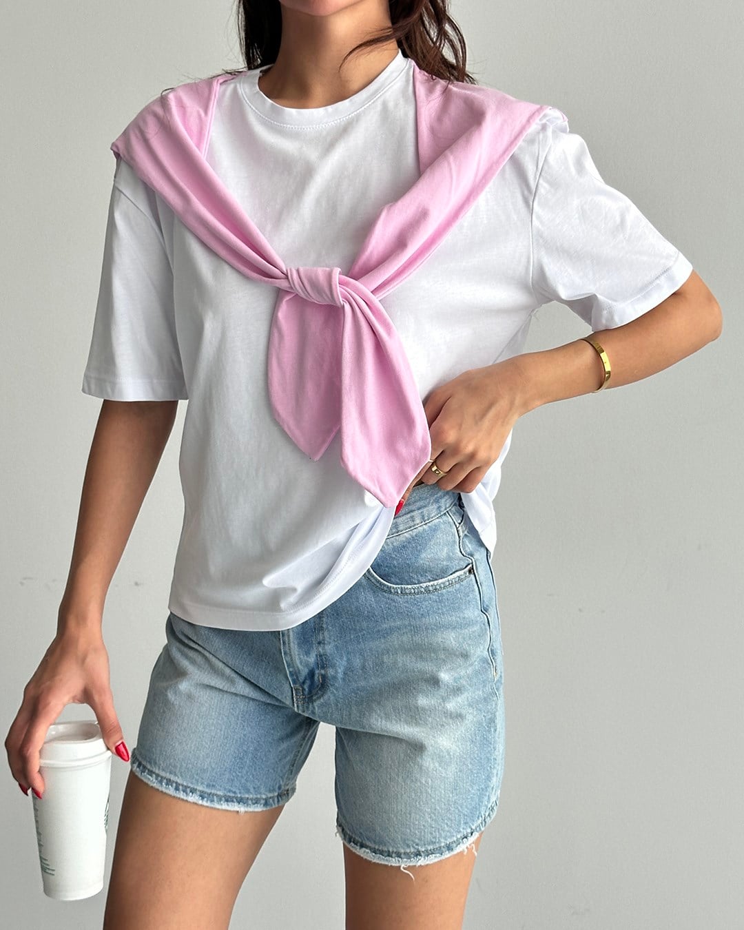 Pembe Fular Detaylı Oversize Tişört