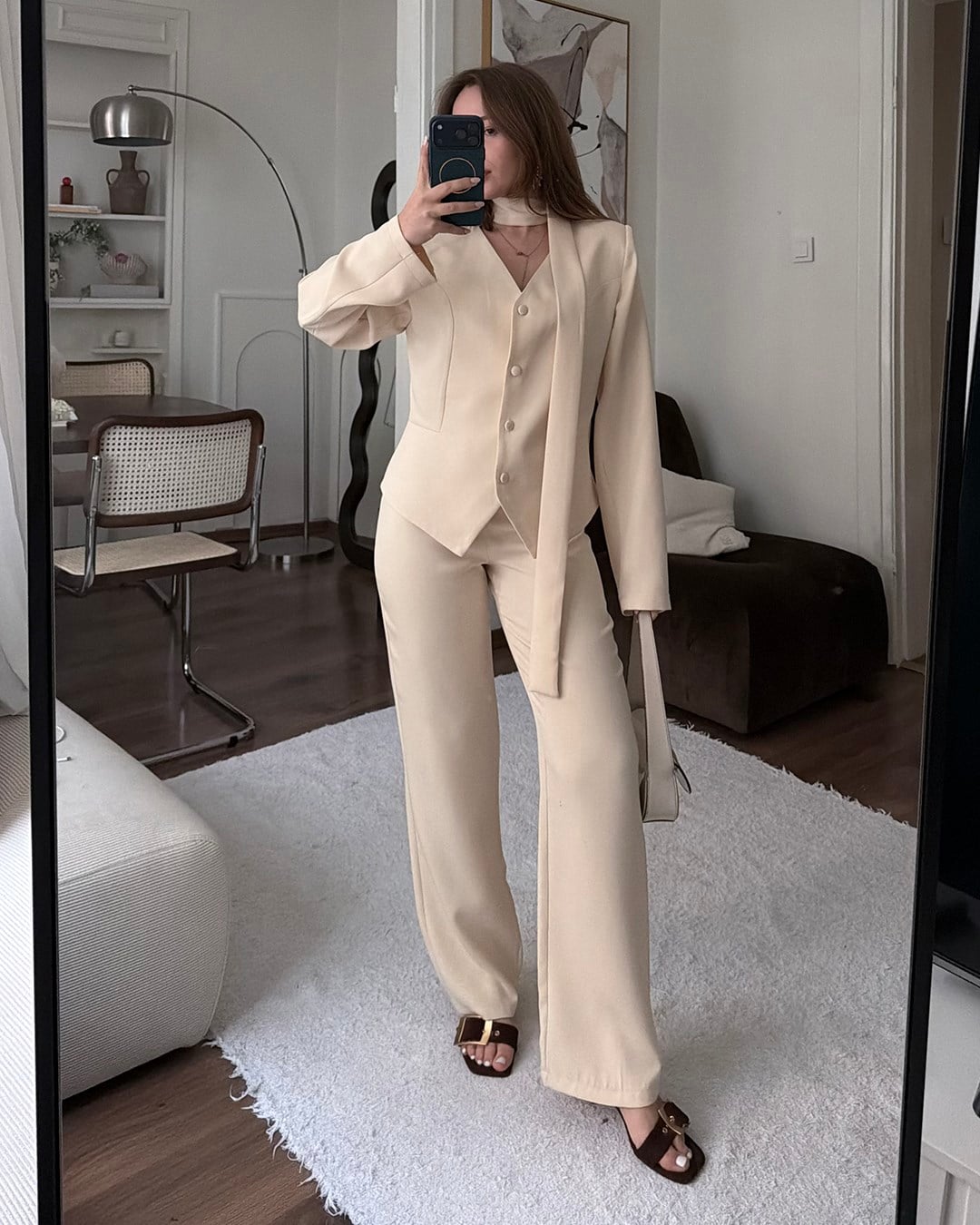 Şal Detaylı Krem Blazer Takım