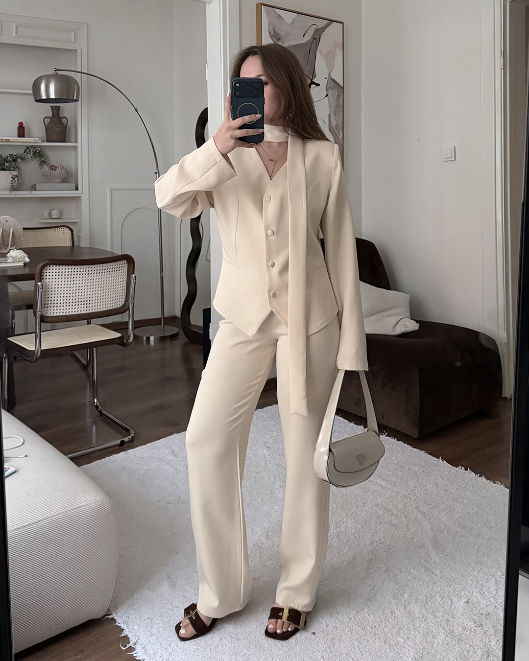 Şal Detaylı Krem Blazer Takım