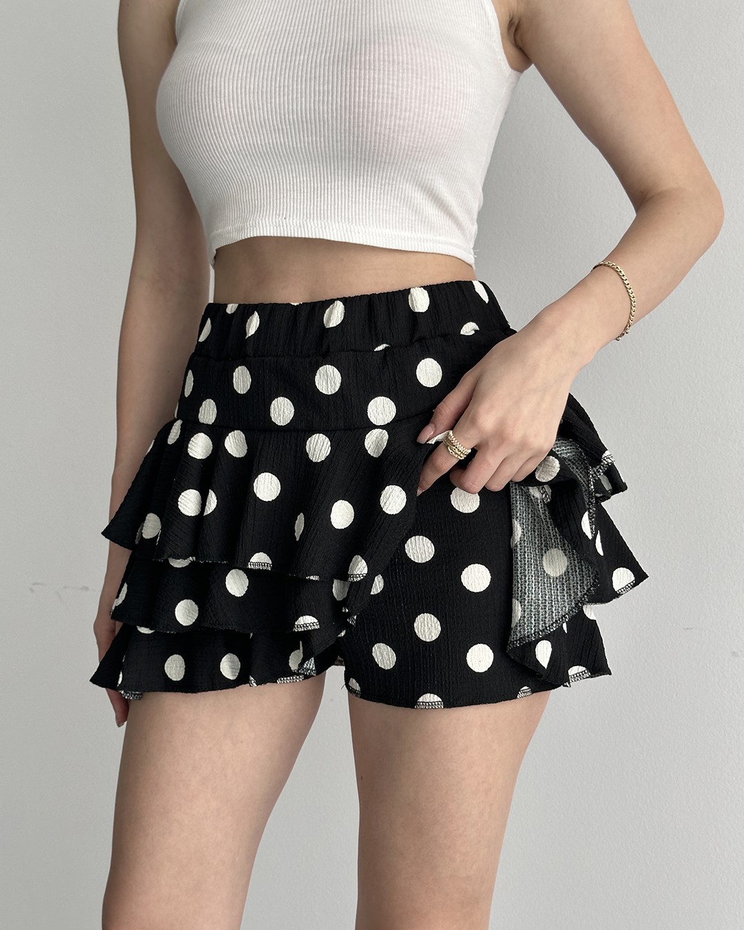 Siyah Puantiyeli Volanlı Şort Etek