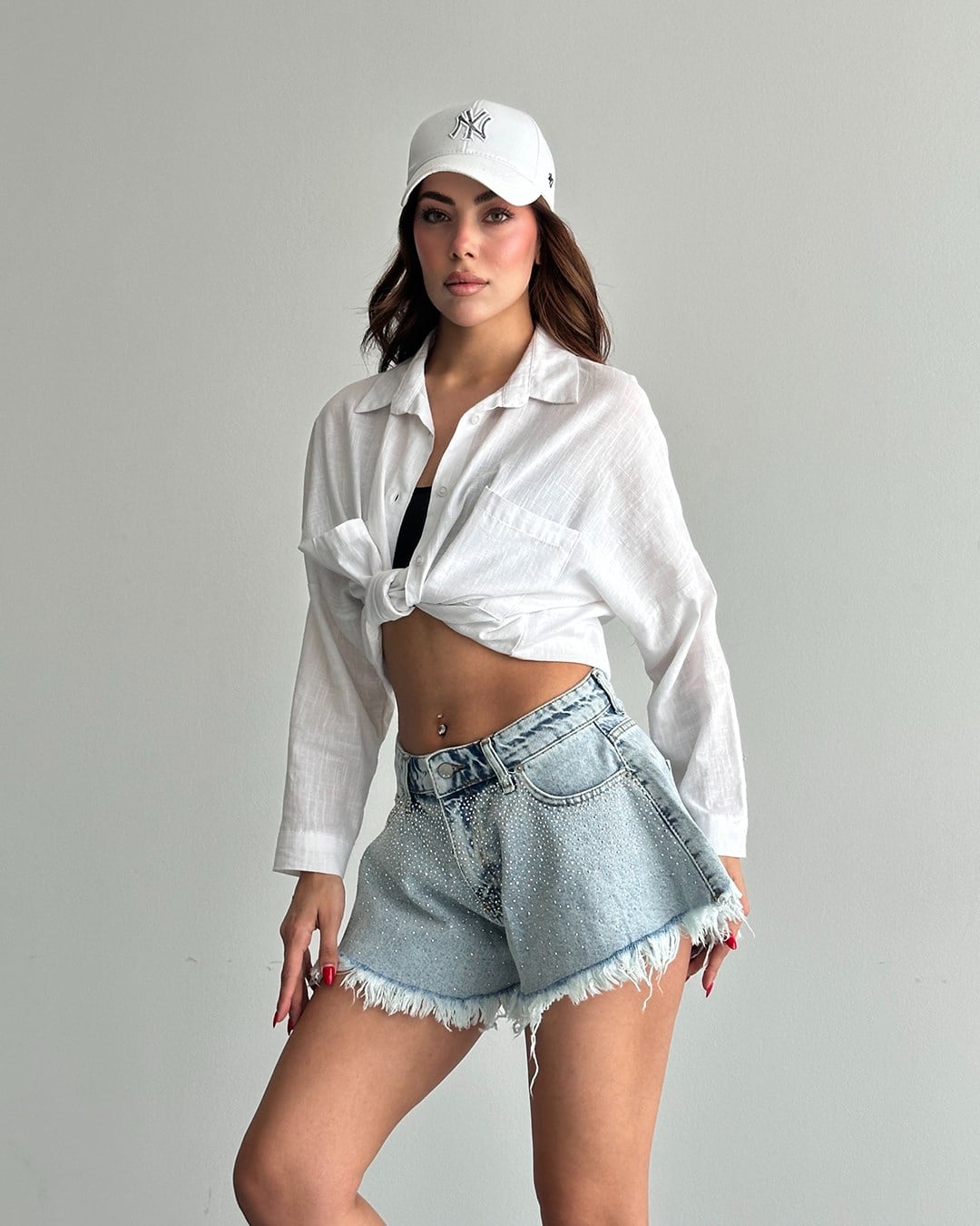 Taş İşlemeli Mavi Jean Şort