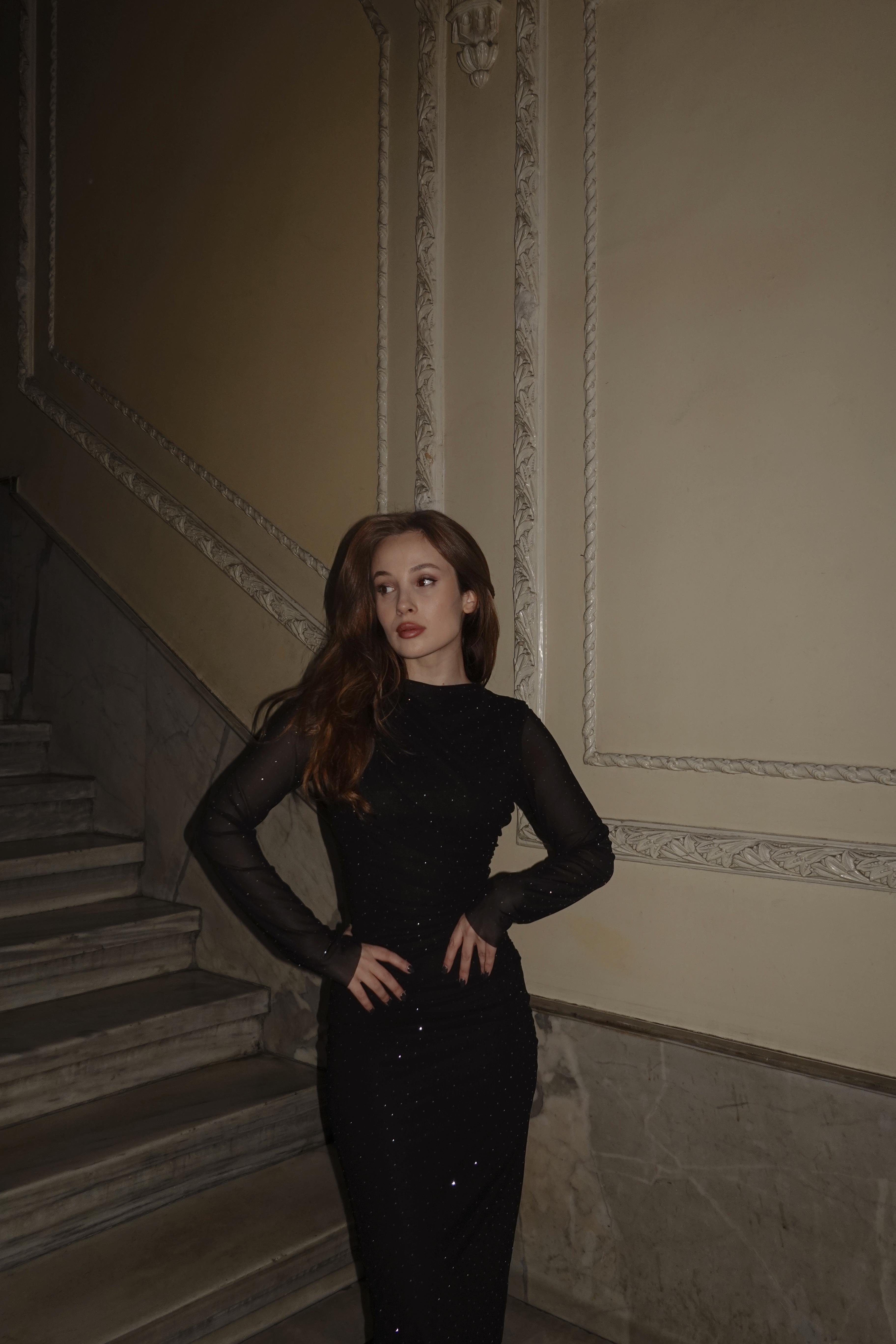 Taşlı Drapeli Siyah Uzun Elbise