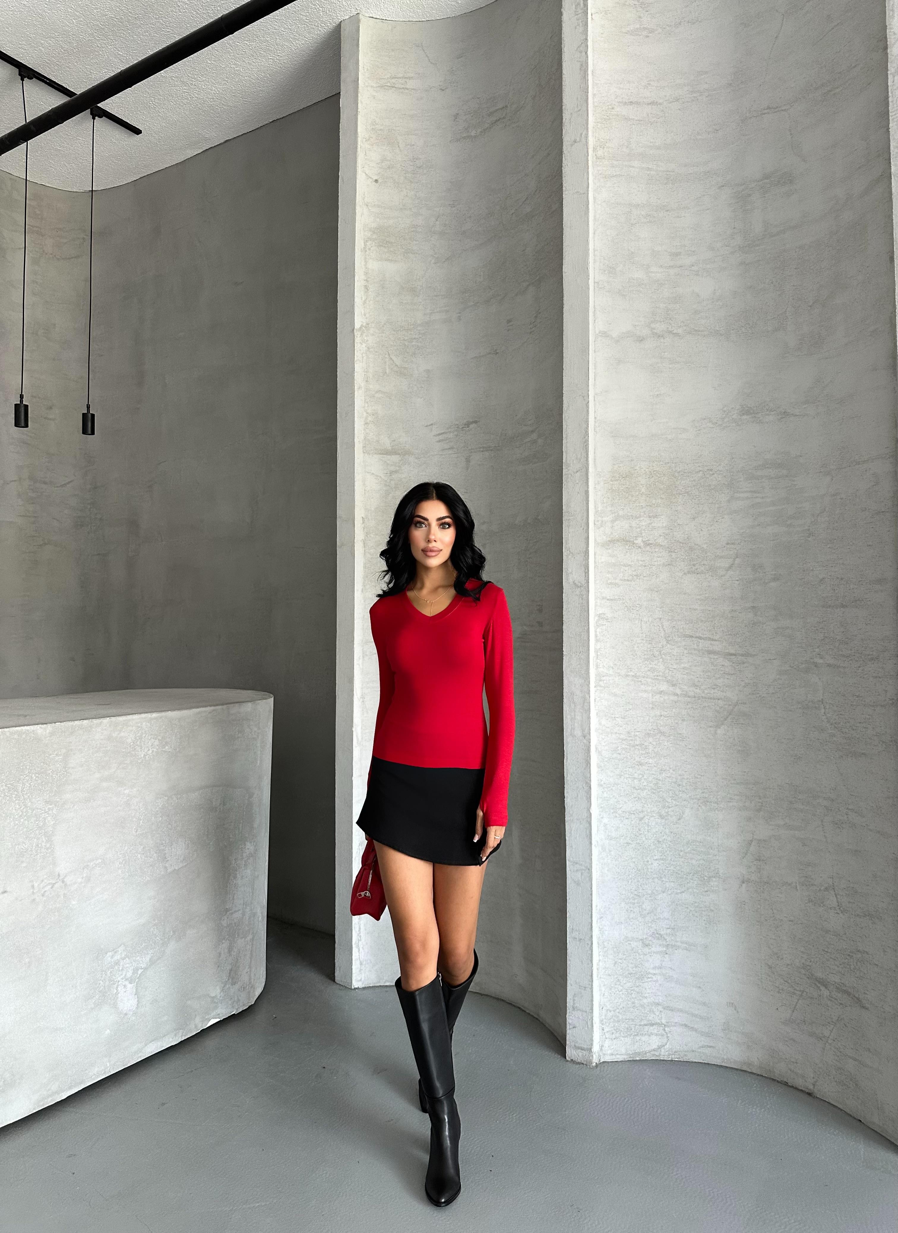 V Yaka Uzun Kollu Kırmızı Basic Bluz