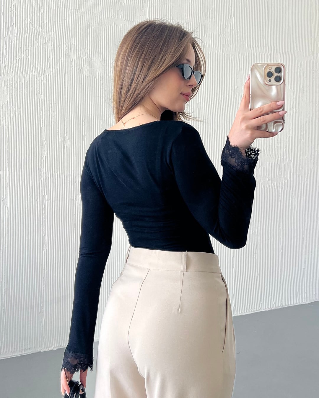 Dantel Detaylı V Yaka Siyah Body