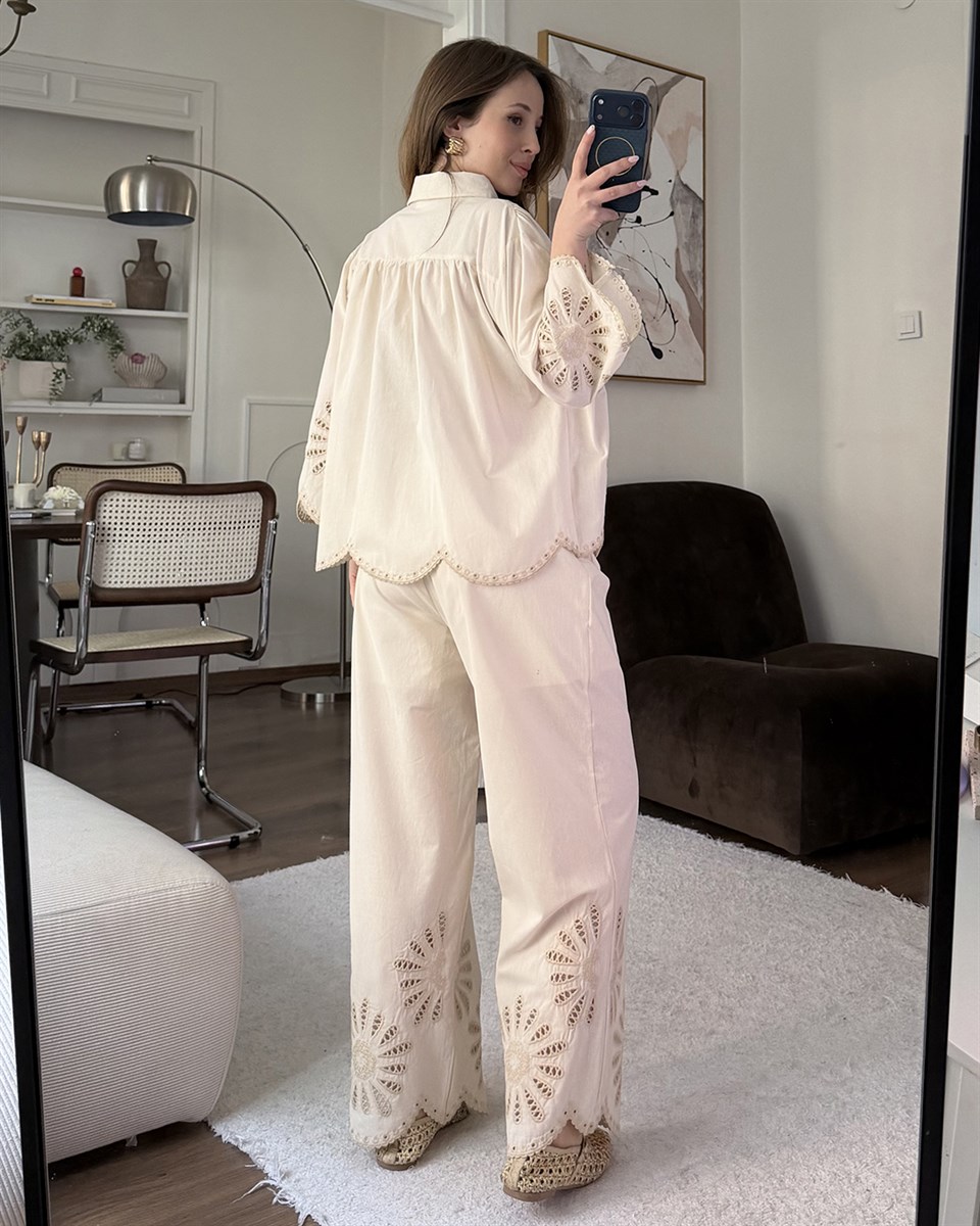 Ajurlu Nakışlı Krem İkili Takım