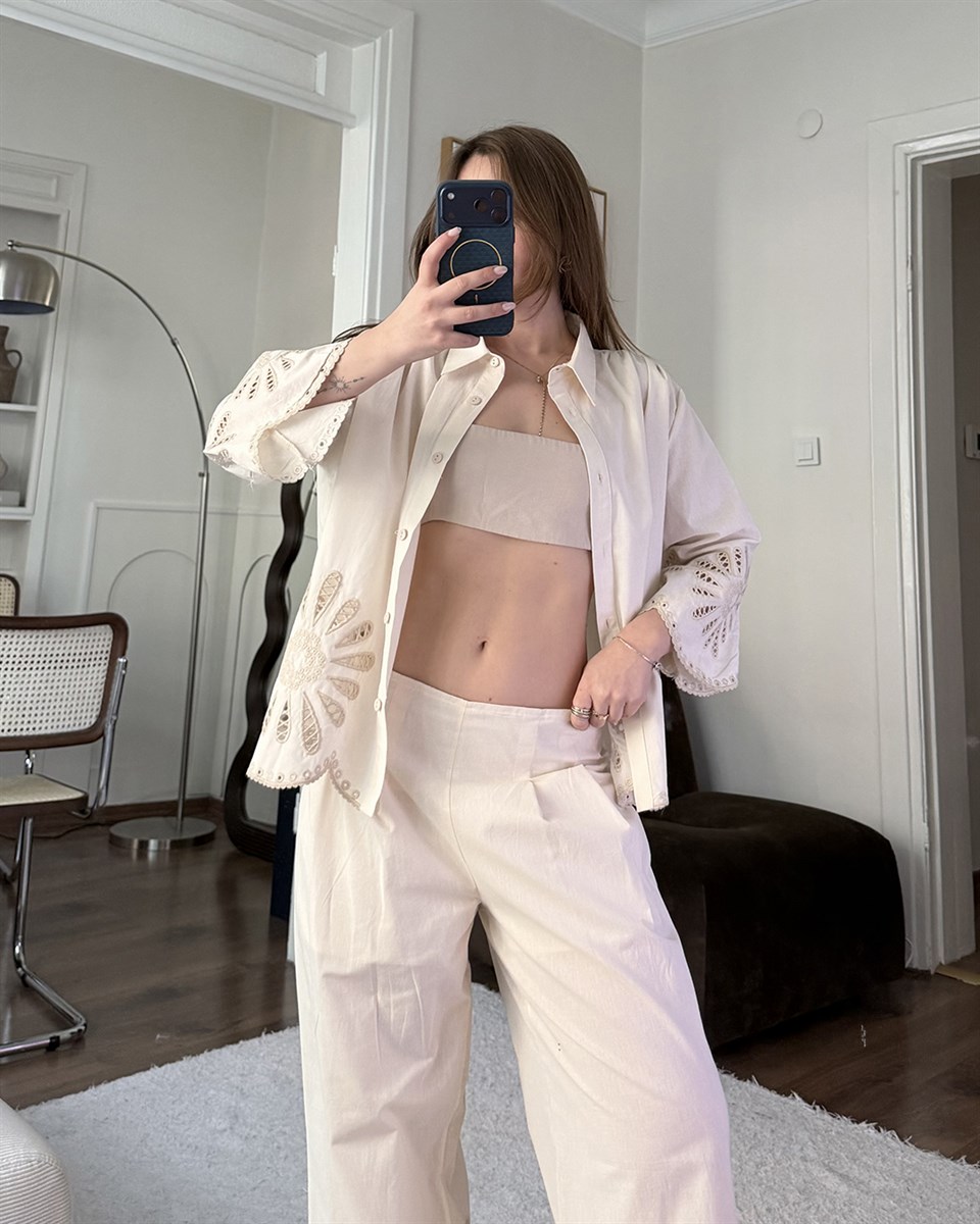 Ajurlu Nakışlı Krem İkili Takım