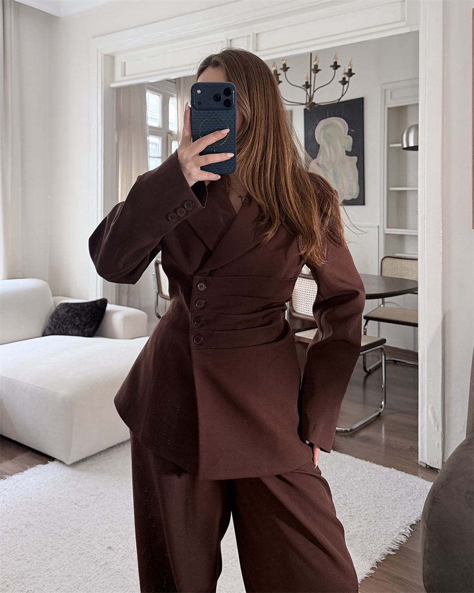 Bel Bağlamalı Kahverengi Blazer Pantolon Takım