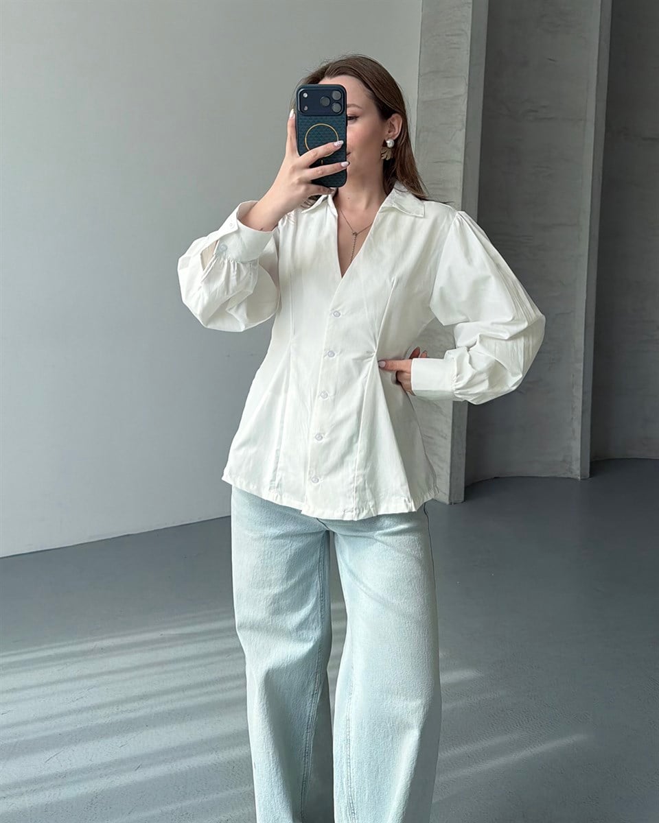 Bel Oturtmalı V Yaka Beyaz Gömlek