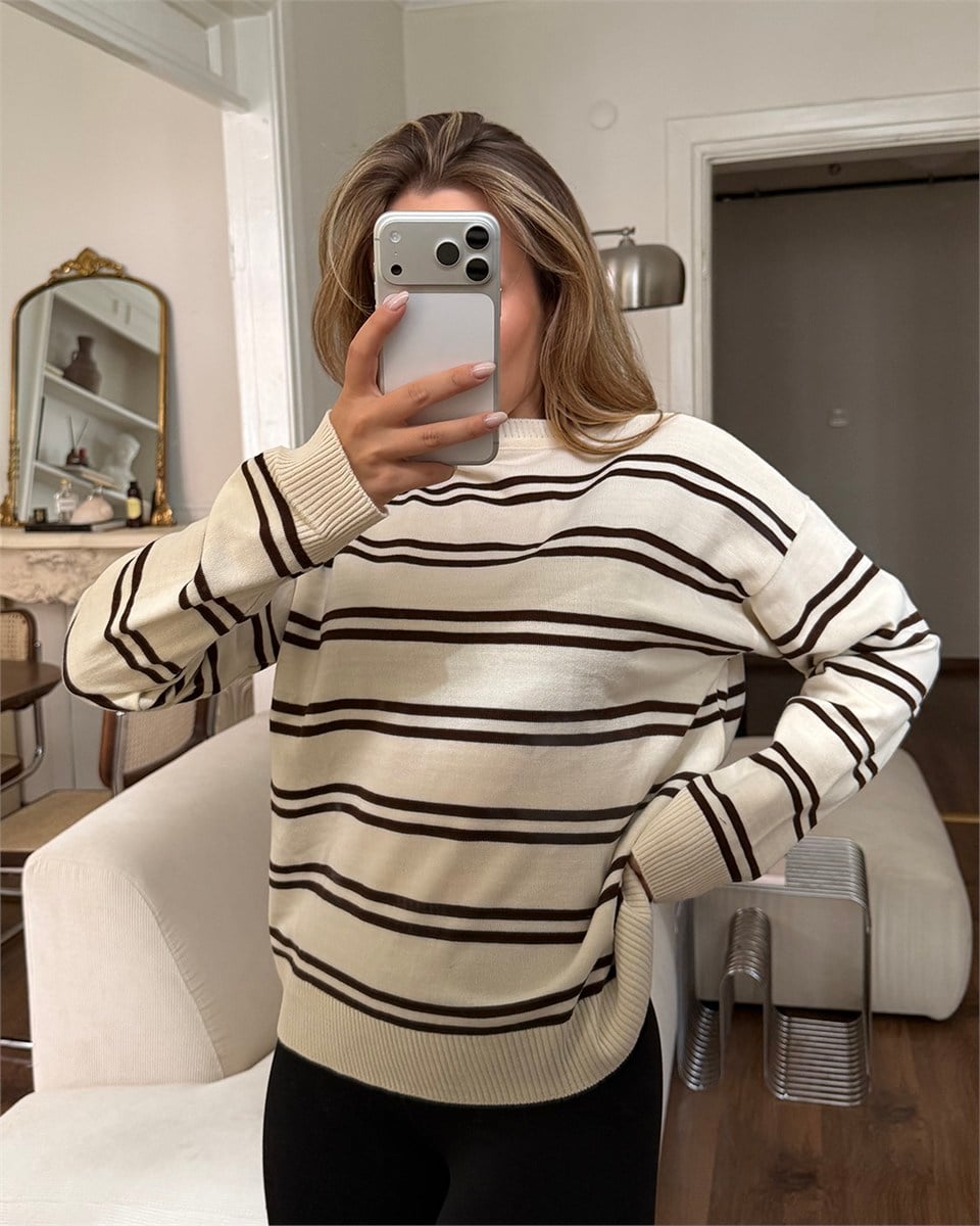 Bisiklet Yaka Çizgili Oversize Krem Triko Kazak