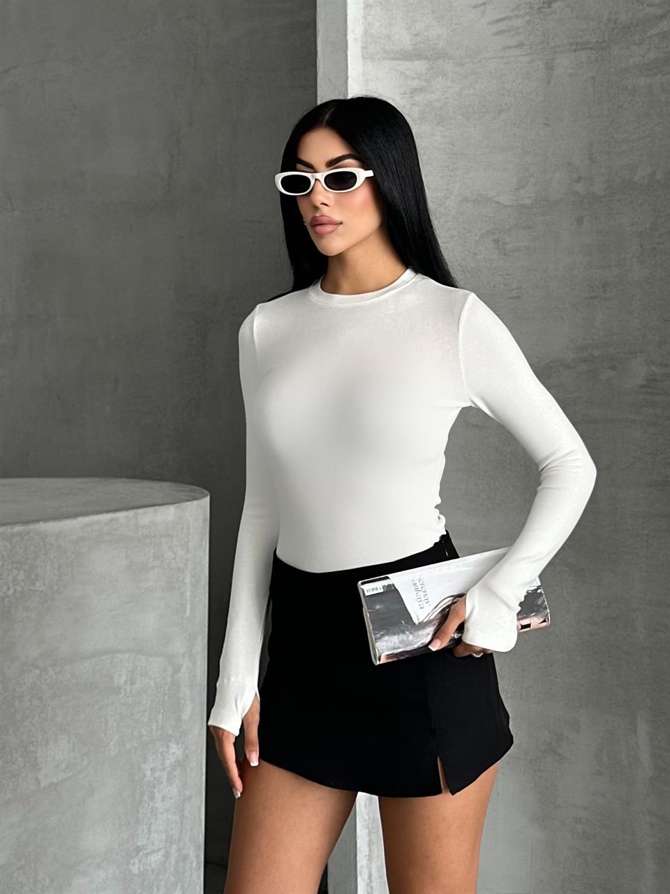 Bisiklet Yaka Parmak Geçmeli Beyaz Bluz