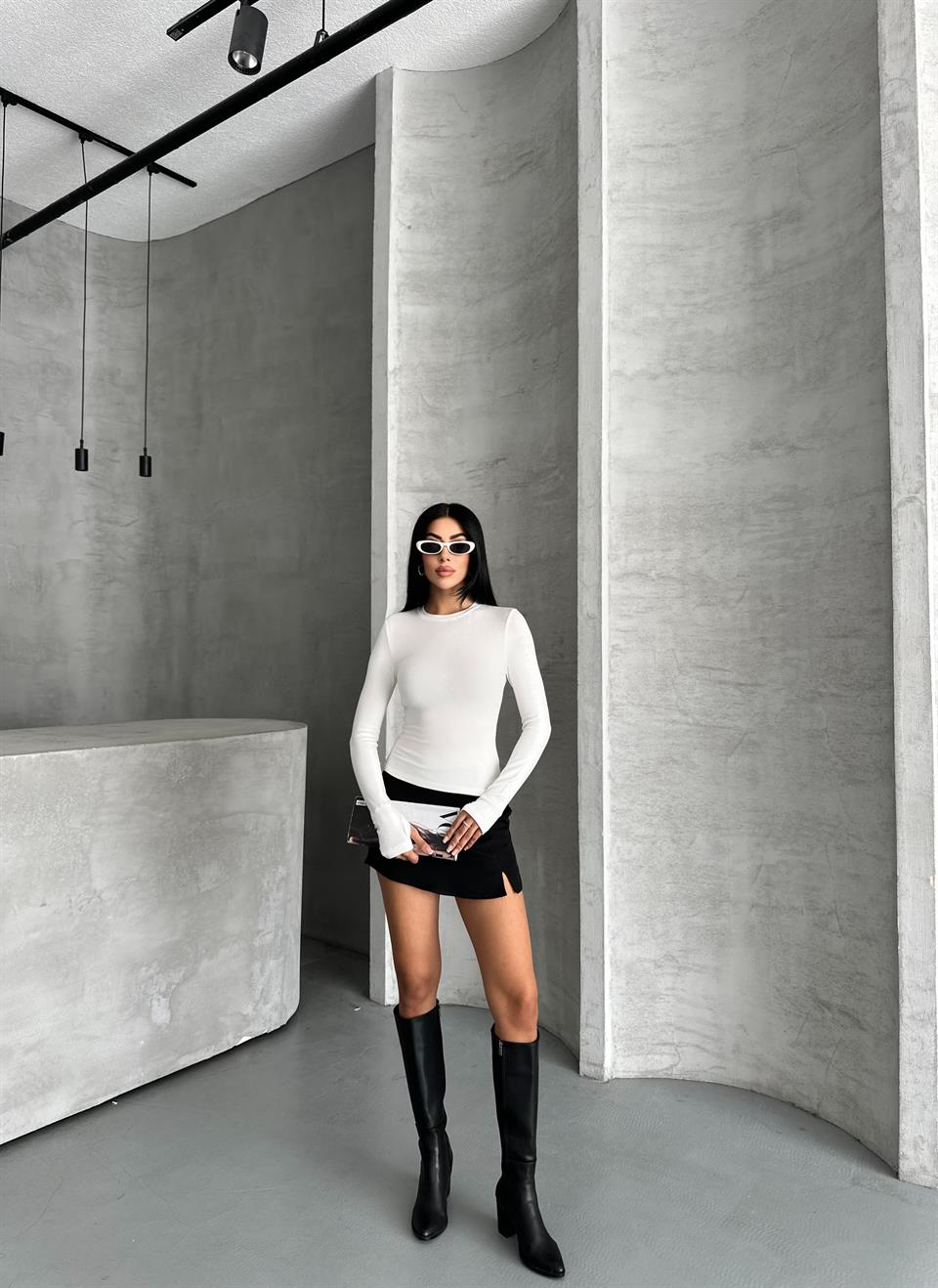 Bisiklet Yaka Parmak Geçmeli Beyaz Bluz