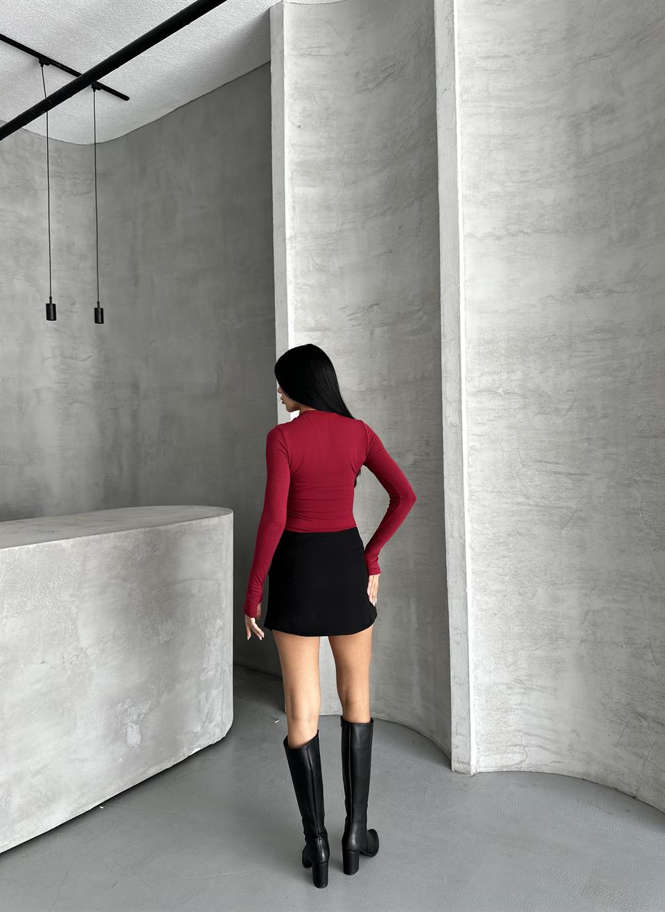 Bisiklet Yaka Parmak Geçmeli Bordo Bluz