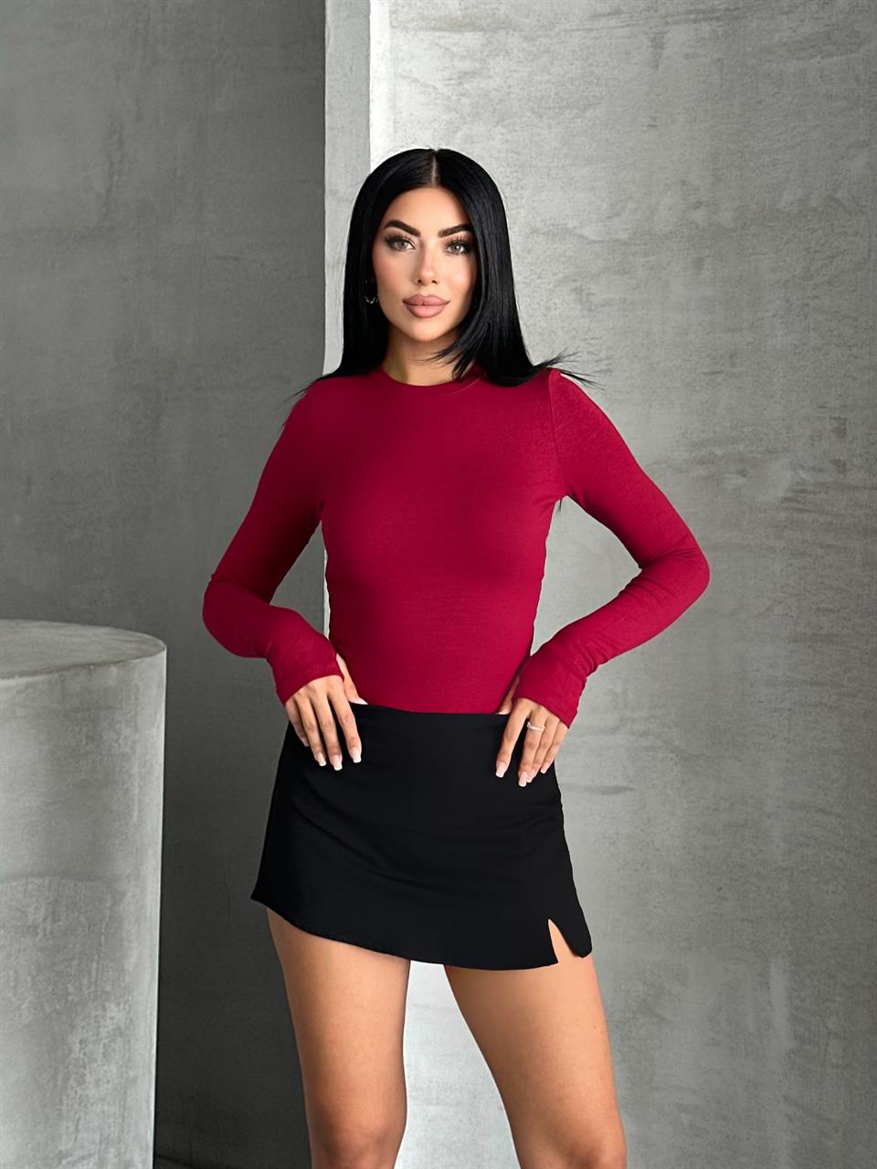 Bisiklet Yaka Parmak Geçmeli Bordo Bluz