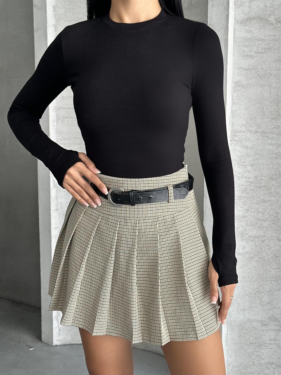 Bisiklet Yaka Parmak Geçmeli Siyah Bluz