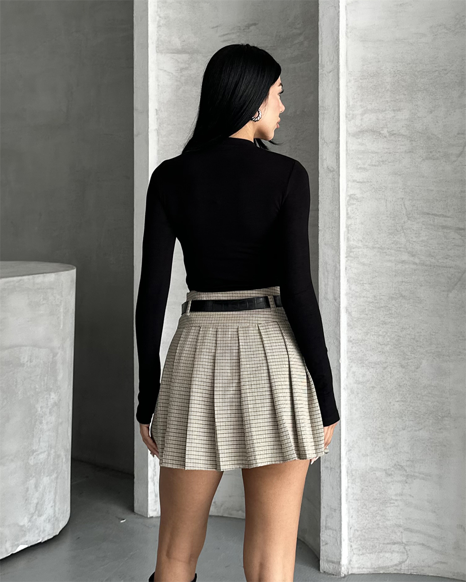 Bisiklet Yaka Parmak Geçmeli Siyah Bluz