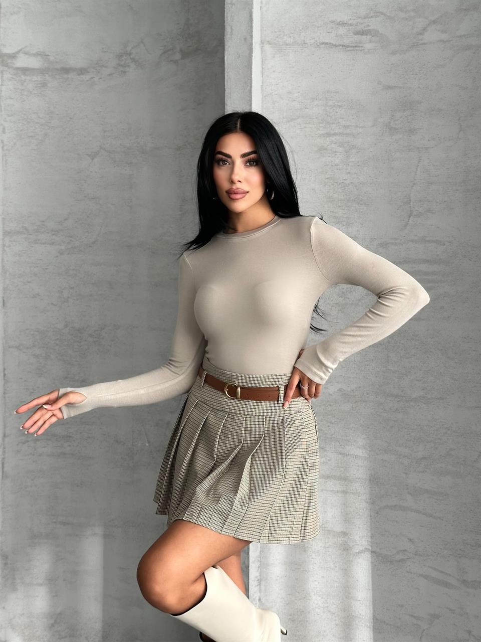 Bisiklet Yaka Parmak Geçmeli Ten Bluz