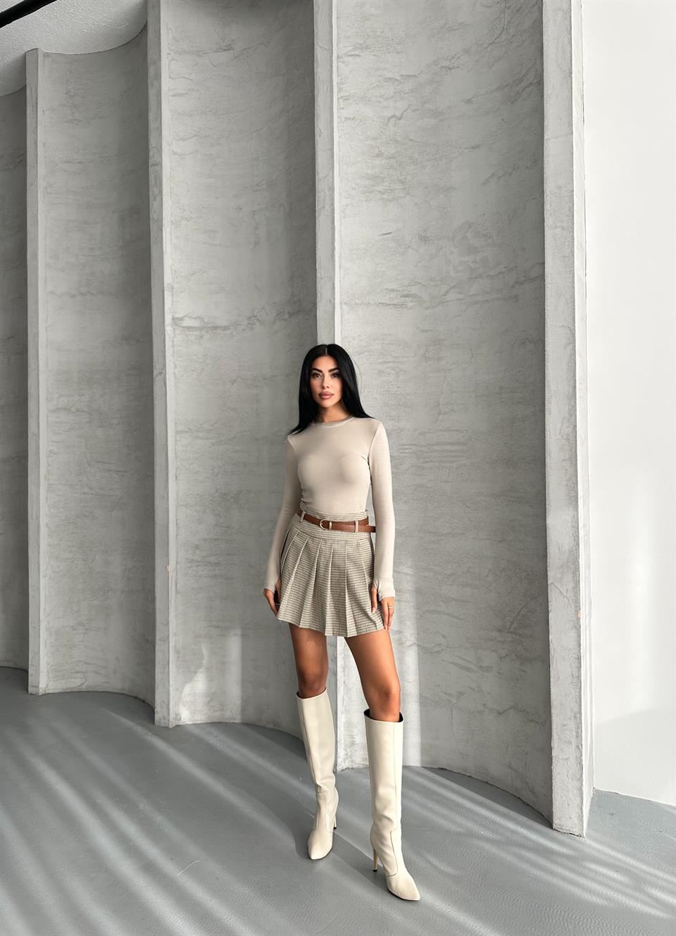 Bisiklet Yaka Parmak Geçmeli Ten Bluz