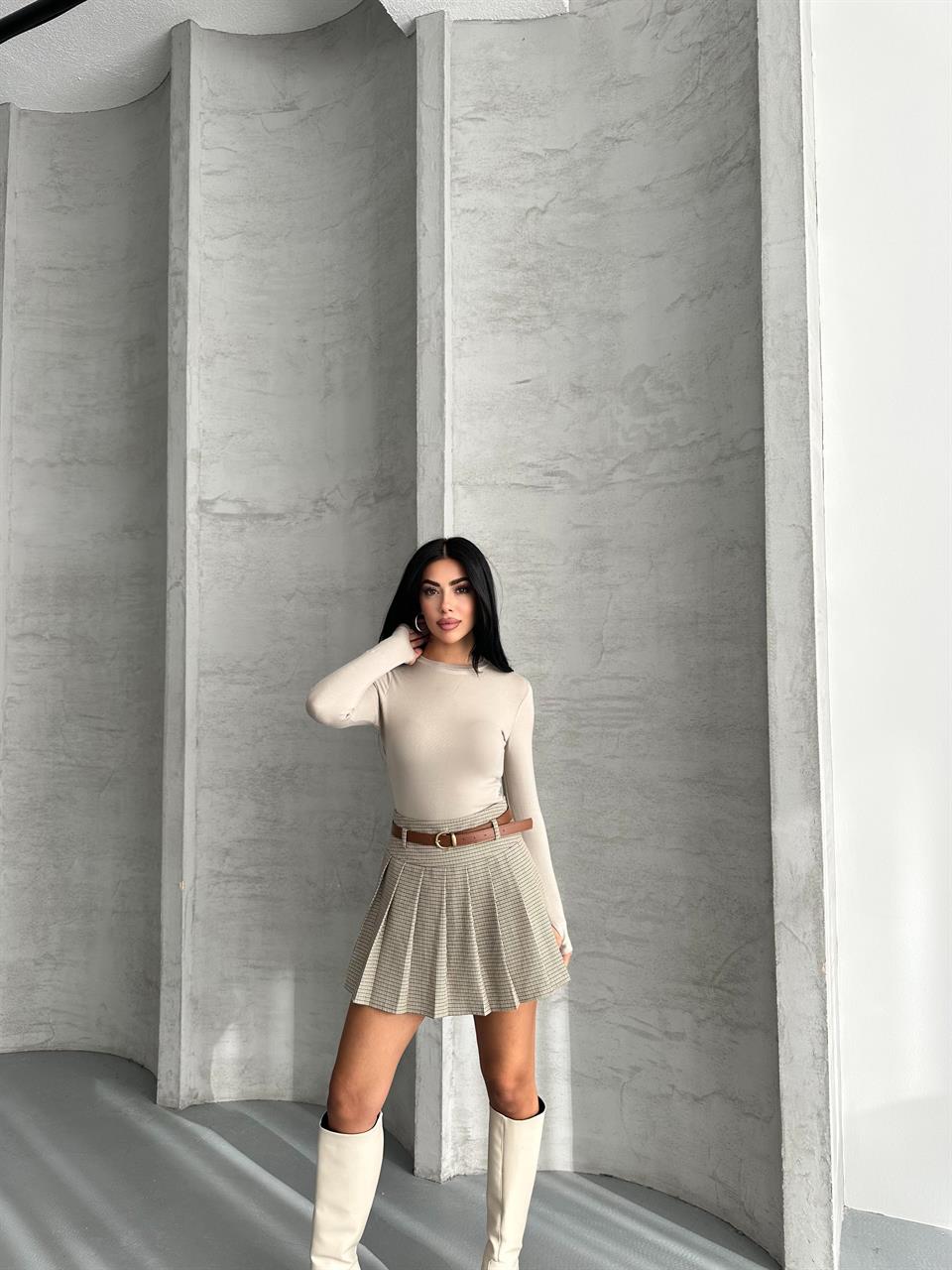 Bisiklet Yaka Parmak Geçmeli Ten Bluz