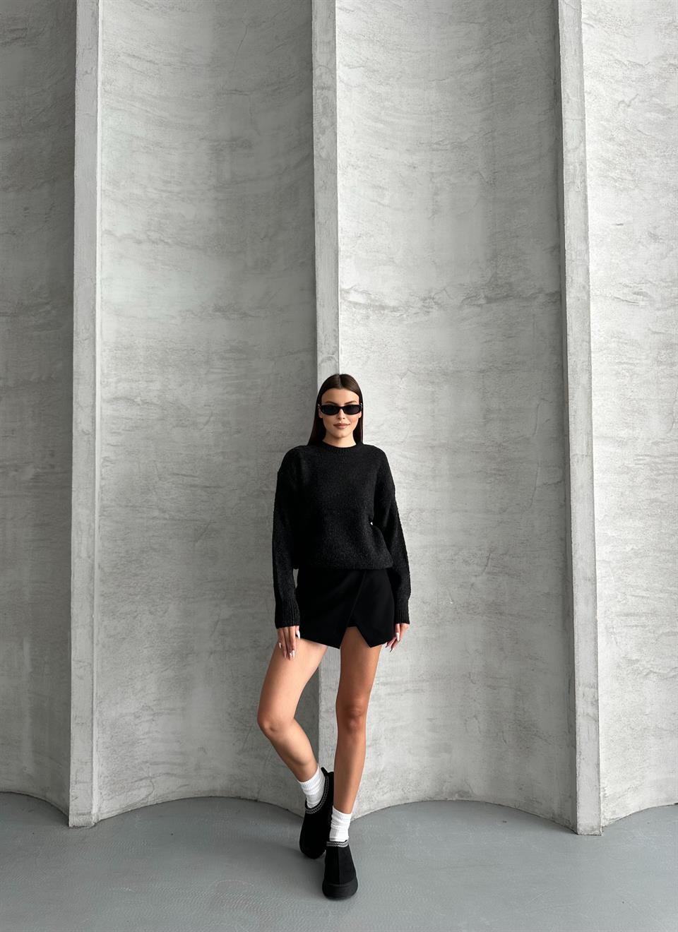 Bisiklet Yaka Yumuşak Siyah Oversize Kazak