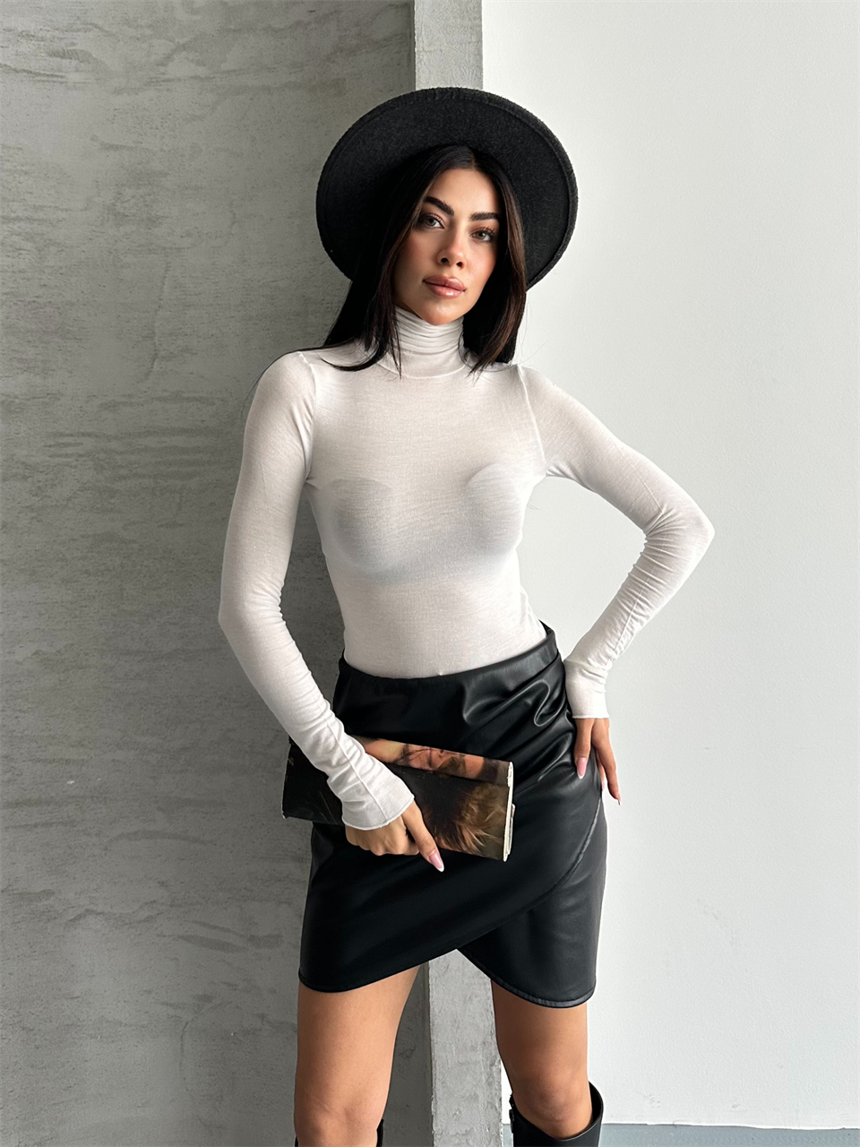 Boğazlı Beyaz Transparan Bluz