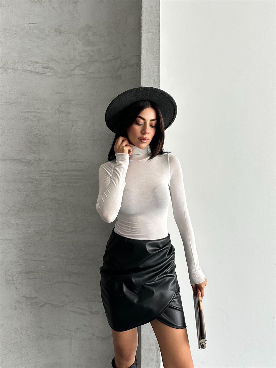 Boğazlı Beyaz Transparan Bluz