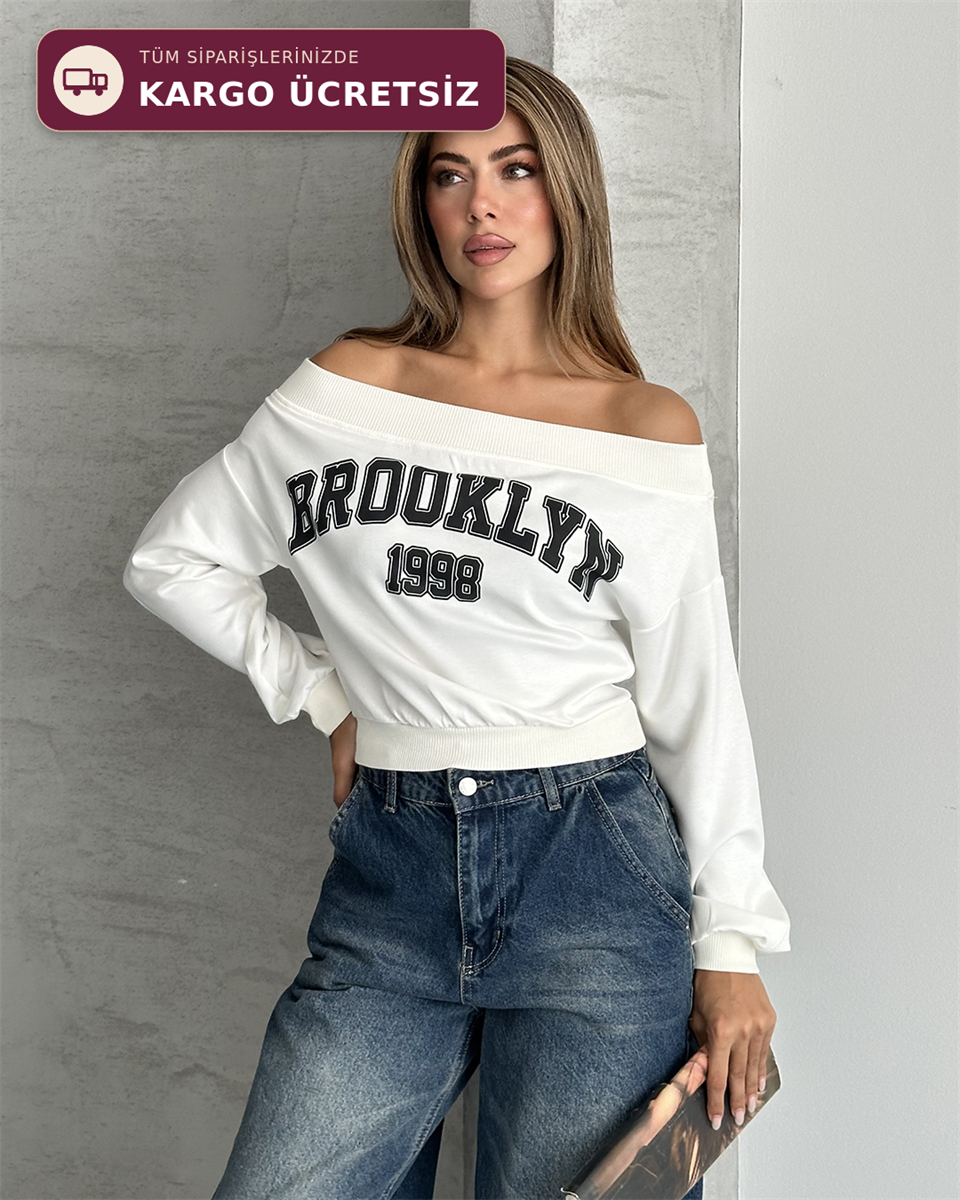 Brooklyn 1998 Baskılı Kayık Yaka Beyaz Bluz