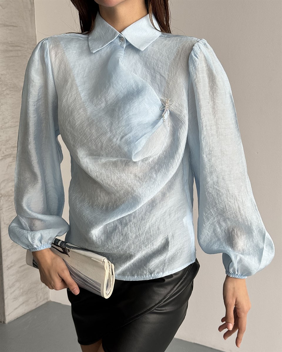 Elora Broş Detaylı Mavi Gömlek Bluz