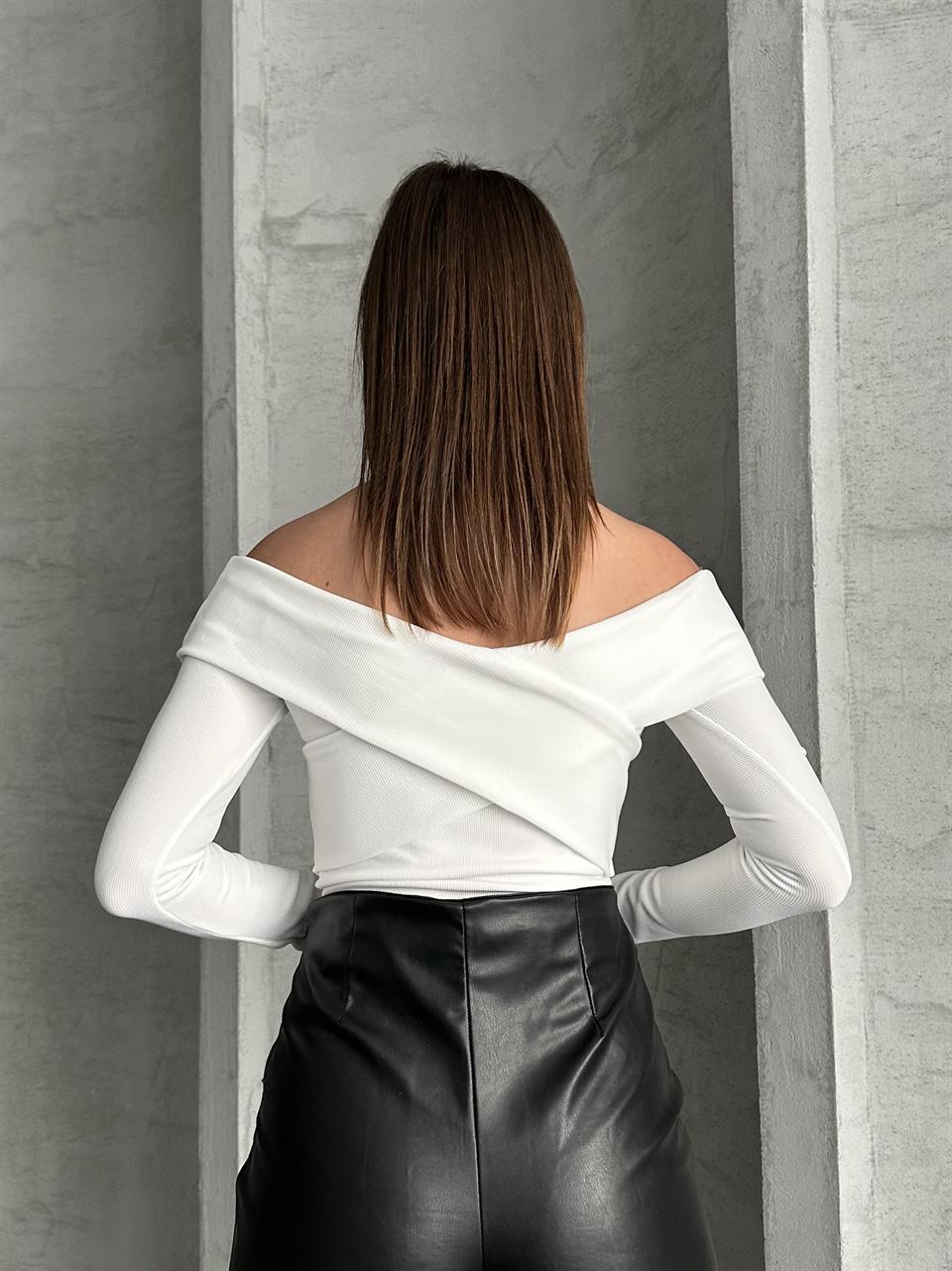 Çapraz Yaka Detay Beyaz Bluz