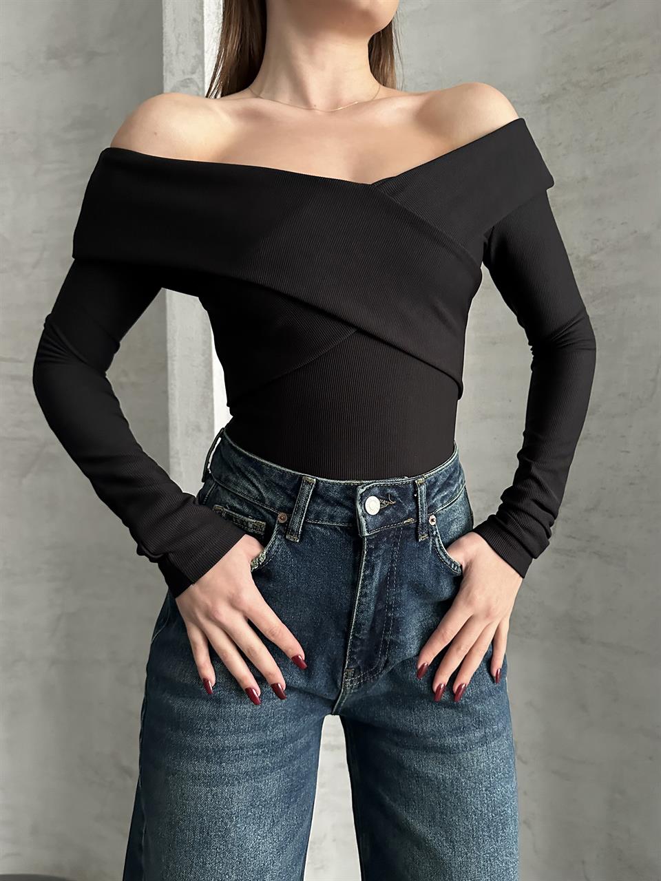 Çapraz Yaka Detay Siyah Bluz