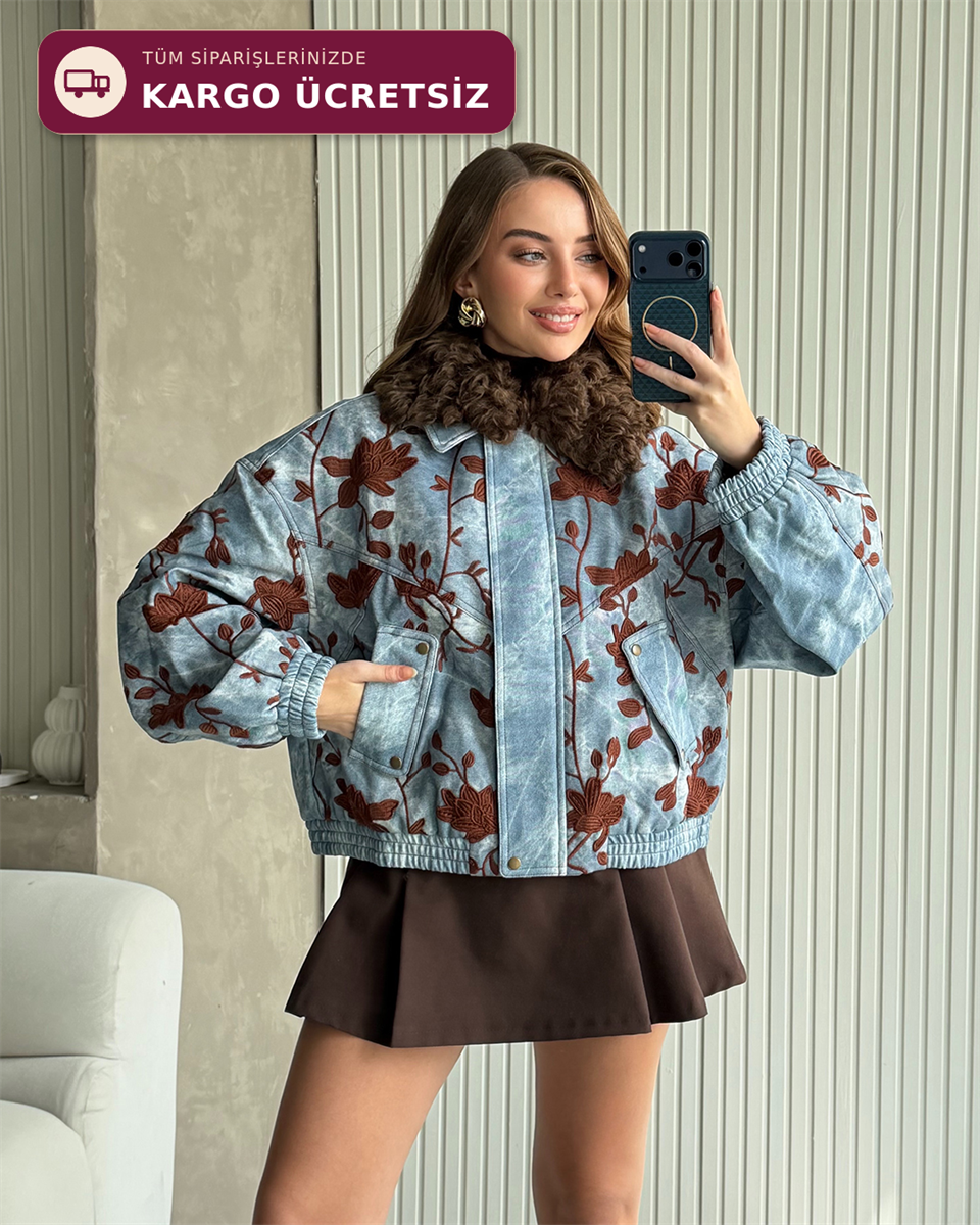 Çiçek İşlemeli Kürk Yakalı Denim Ceket