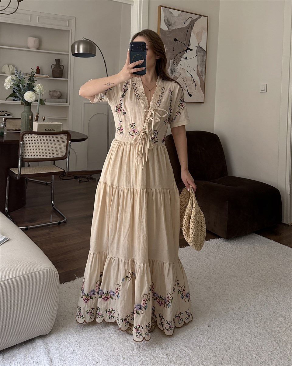 Çiçek Nakışlı Keten Maxi Elbise