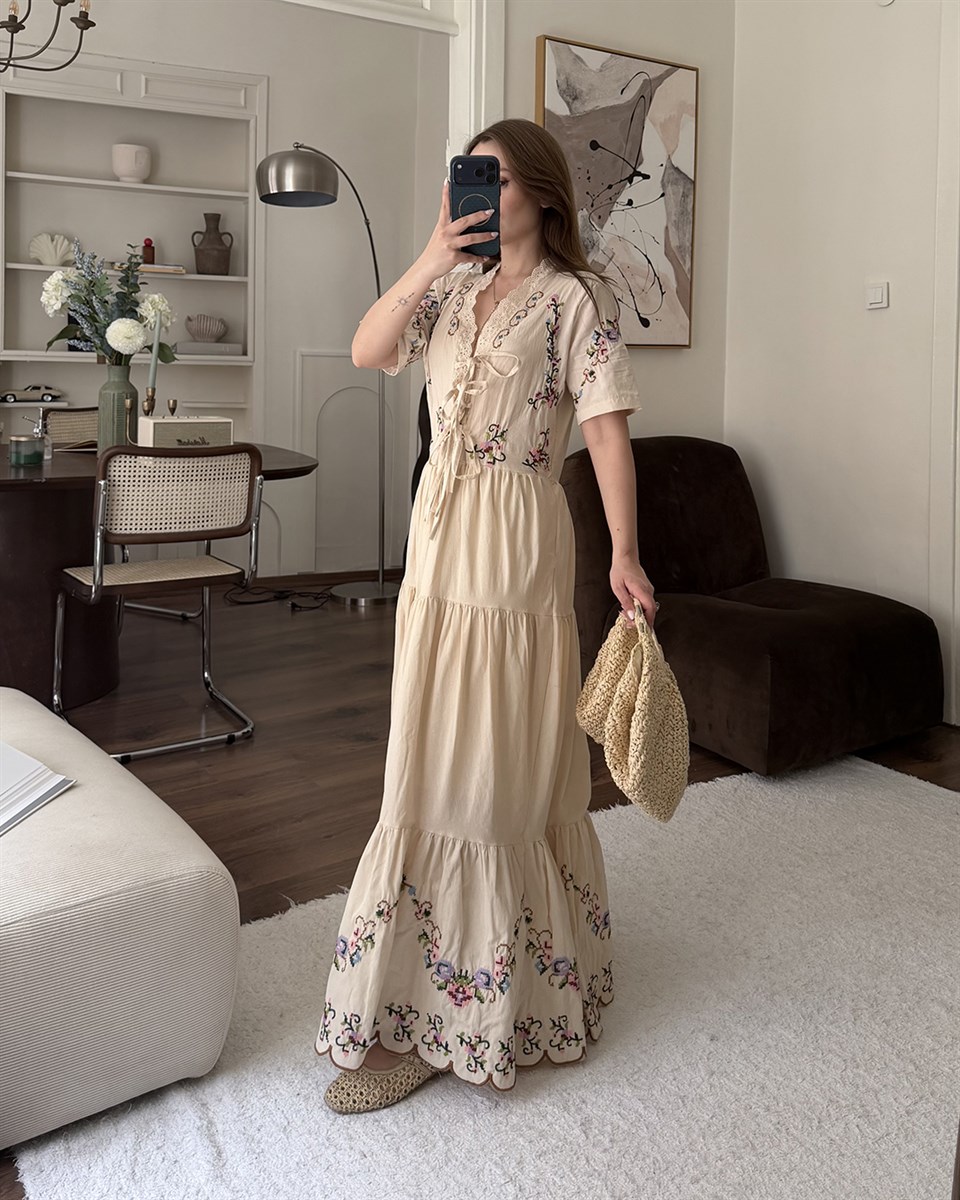 Çiçek Nakışlı Keten Maxi Elbise