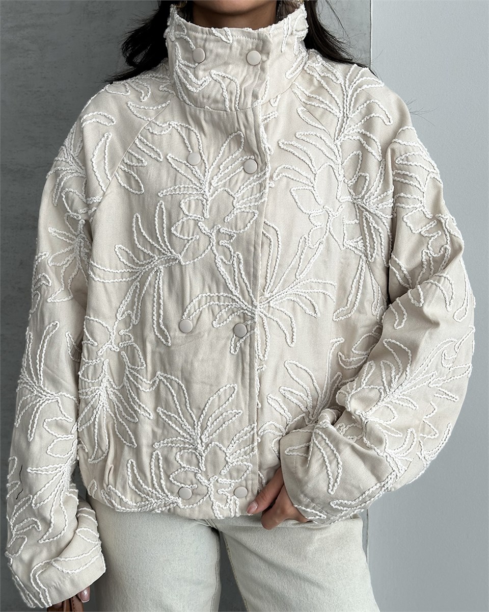 Çiçek Nakışlı Oversize Ekru Ceket
