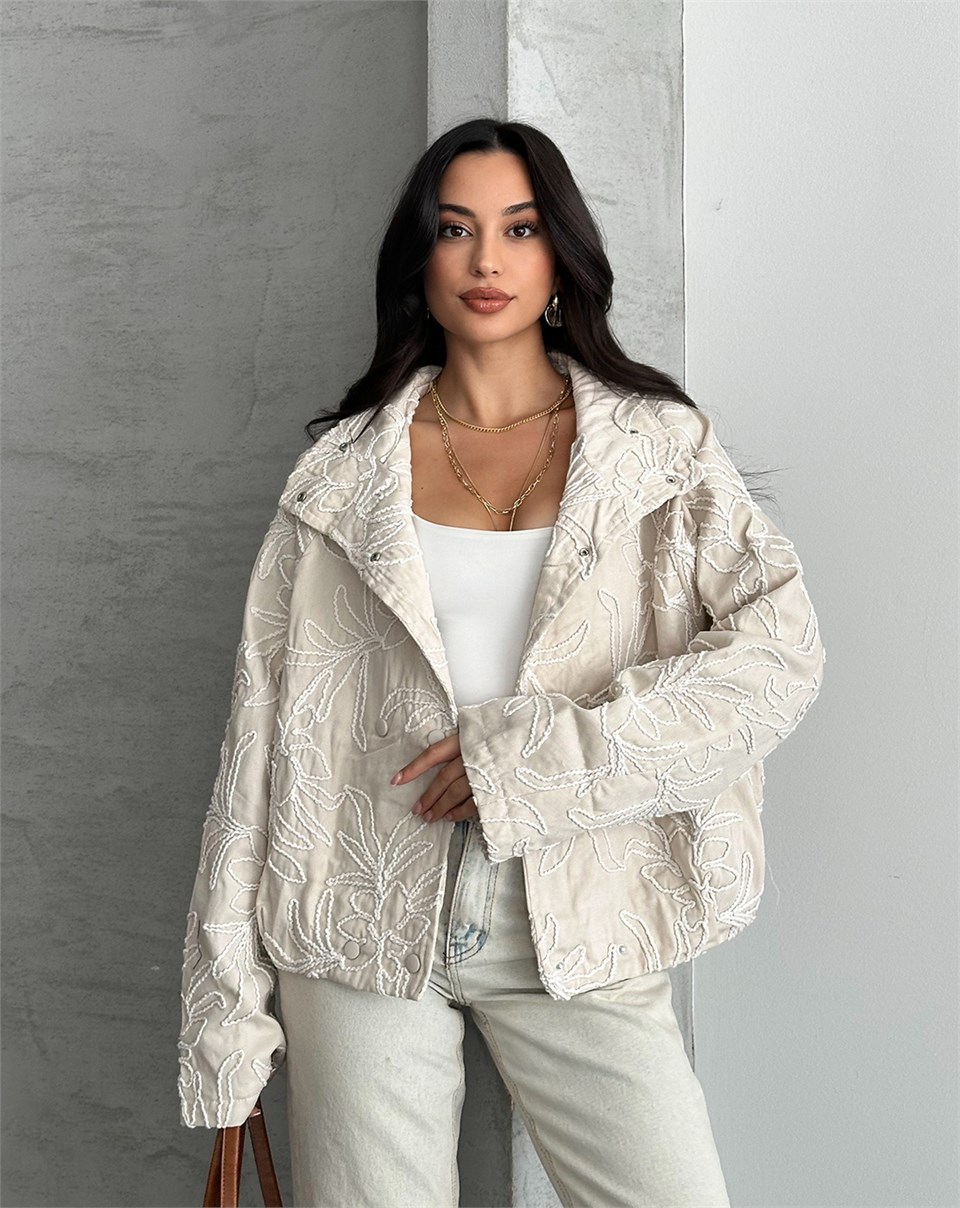 Çiçek Nakışlı Oversize Ekru Ceket