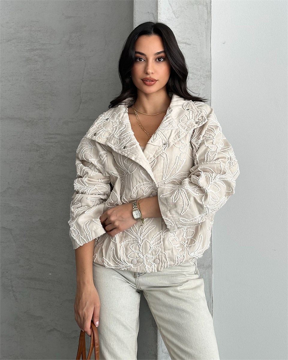 Çiçek Nakışlı Oversize Ekru Ceket