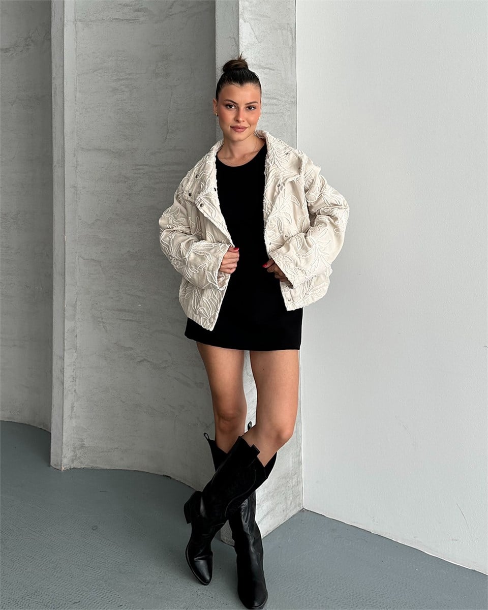 Çiçek Nakışlı Oversize Ekru Ceket
