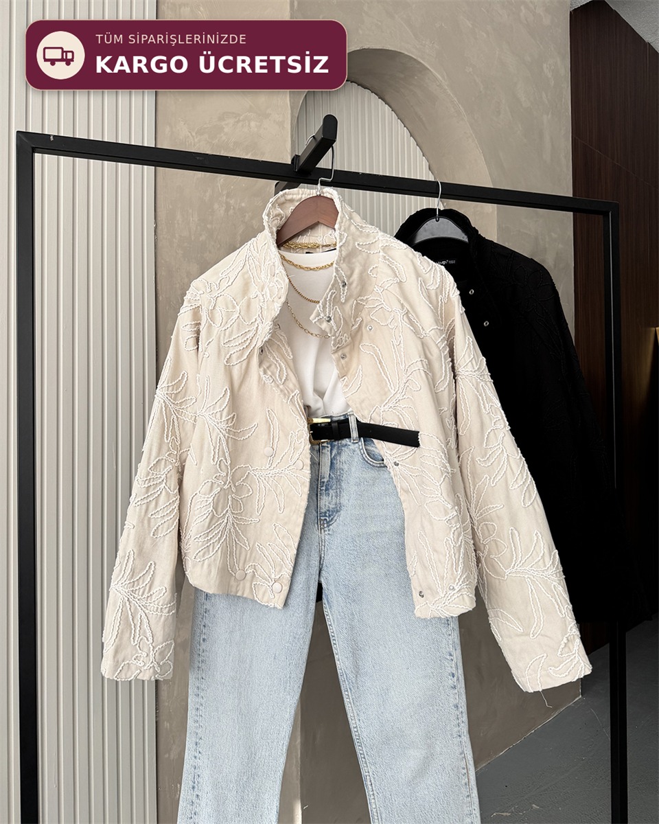 Çiçek Nakışlı Oversize Ekru Ceket