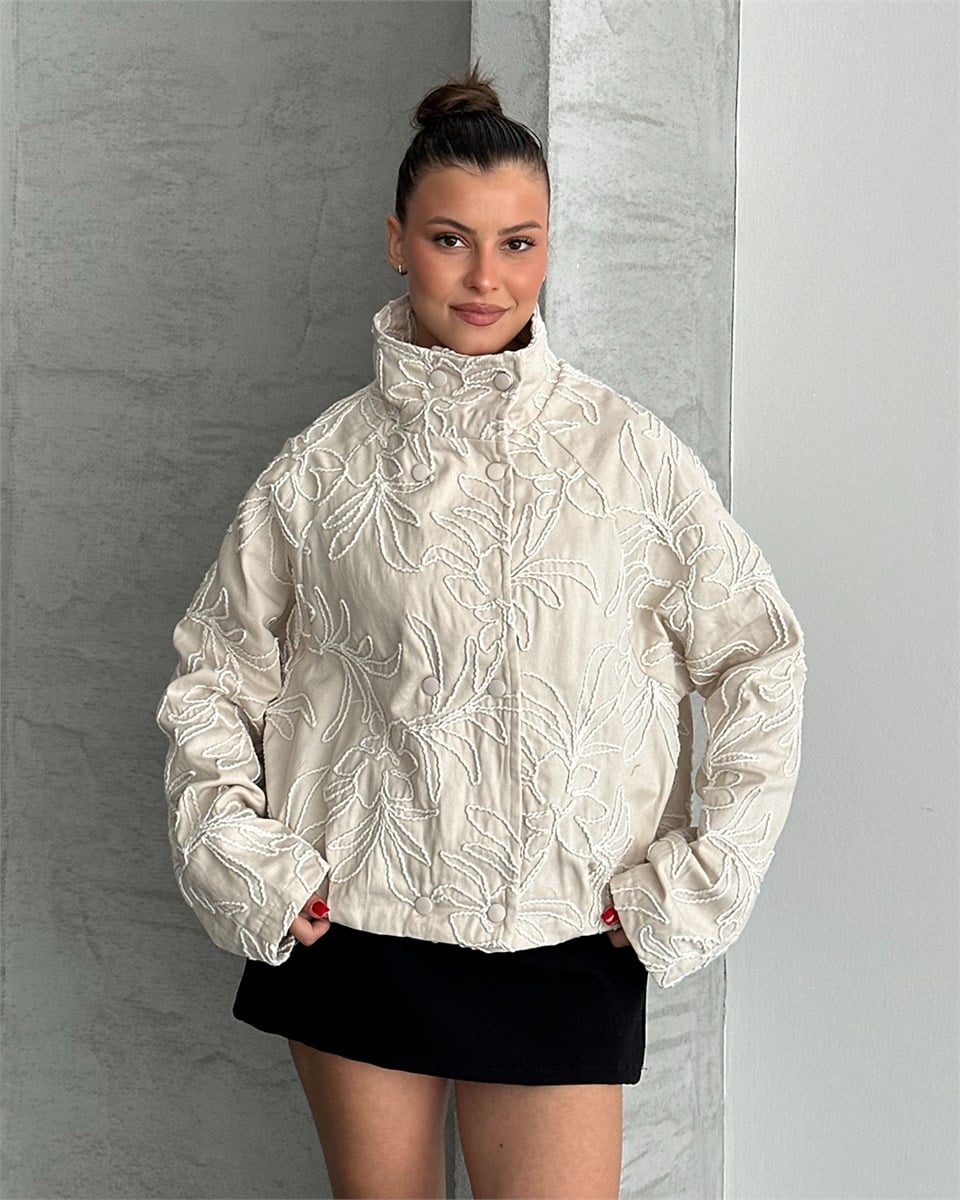 Çiçek Nakışlı Oversize Ekru Ceket