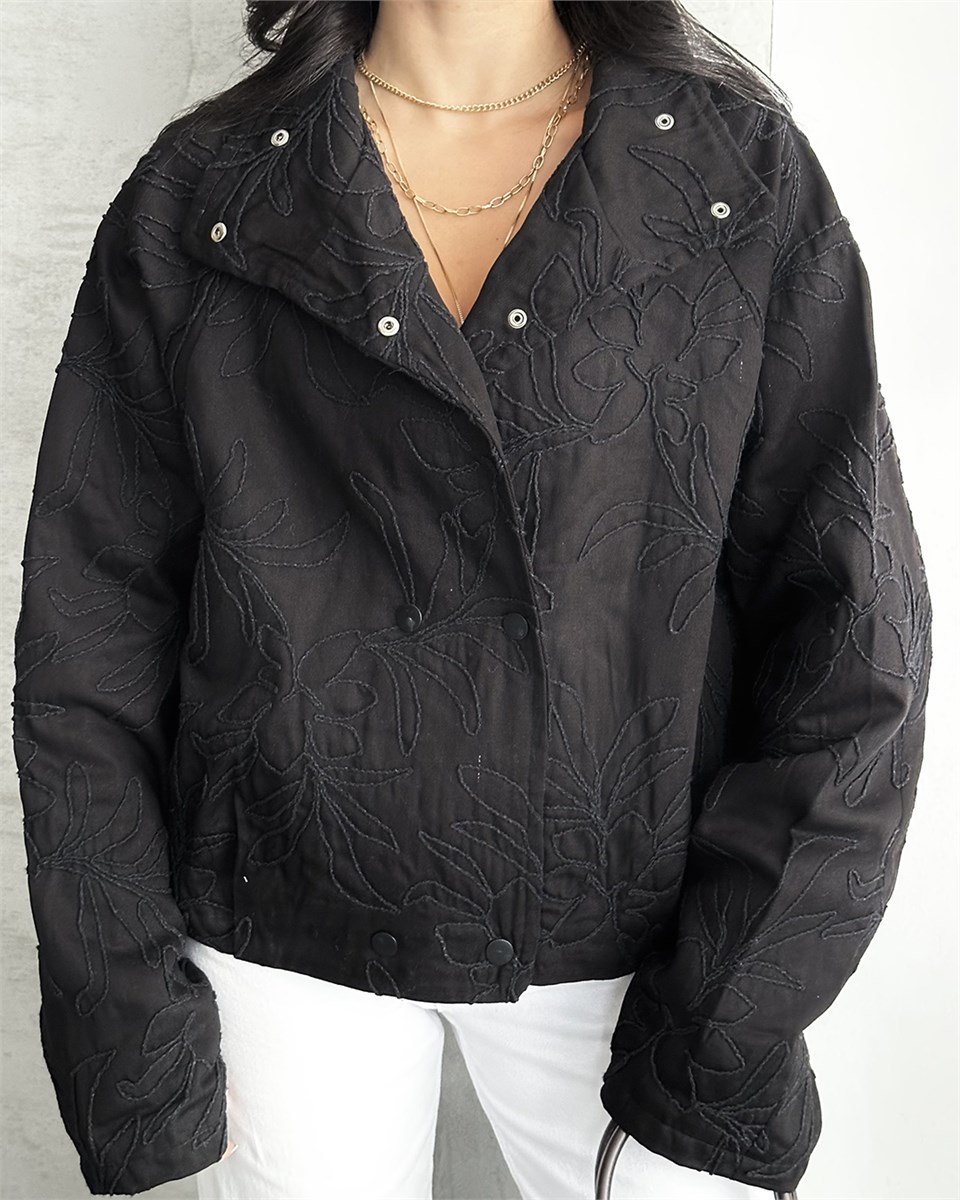 Çiçek Nakışlı Oversize Siyah Ceket