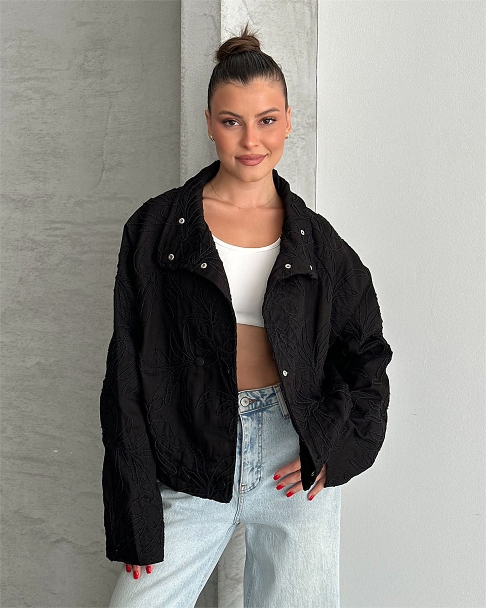 Çiçek Nakışlı Oversize Siyah Ceket