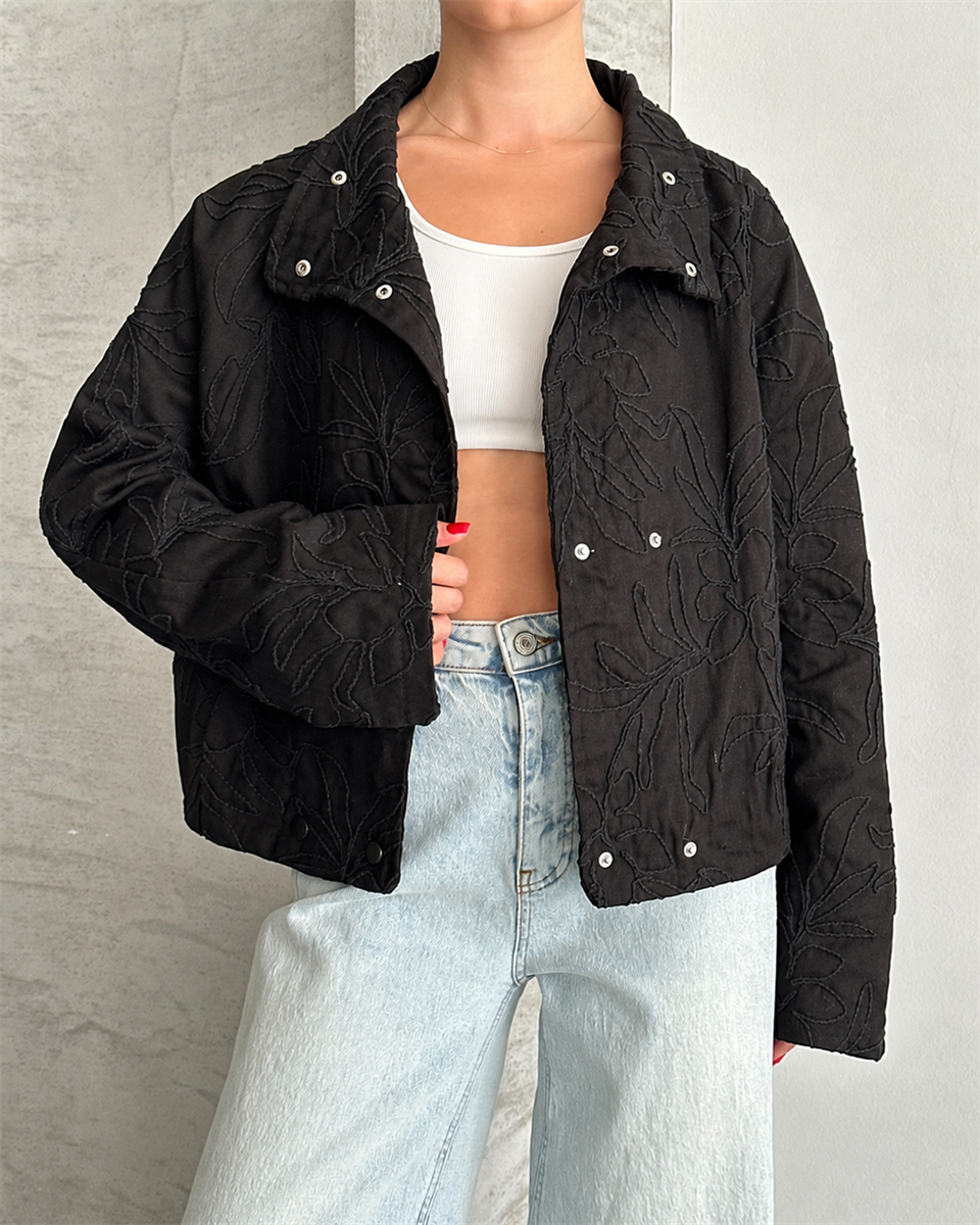 Çiçek Nakışlı Oversize Siyah Ceket