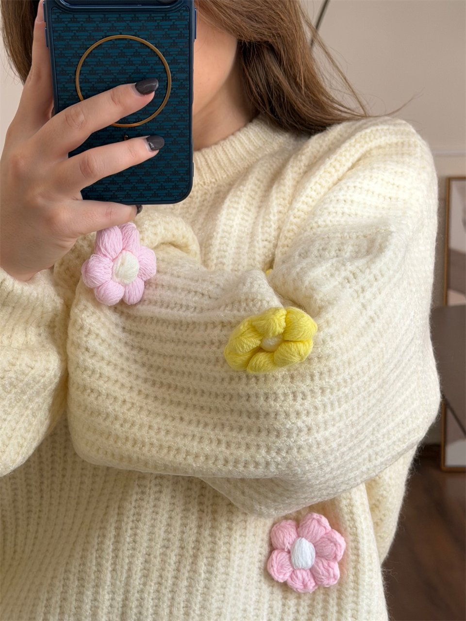 Çiçekli Ekru Triko Kazak